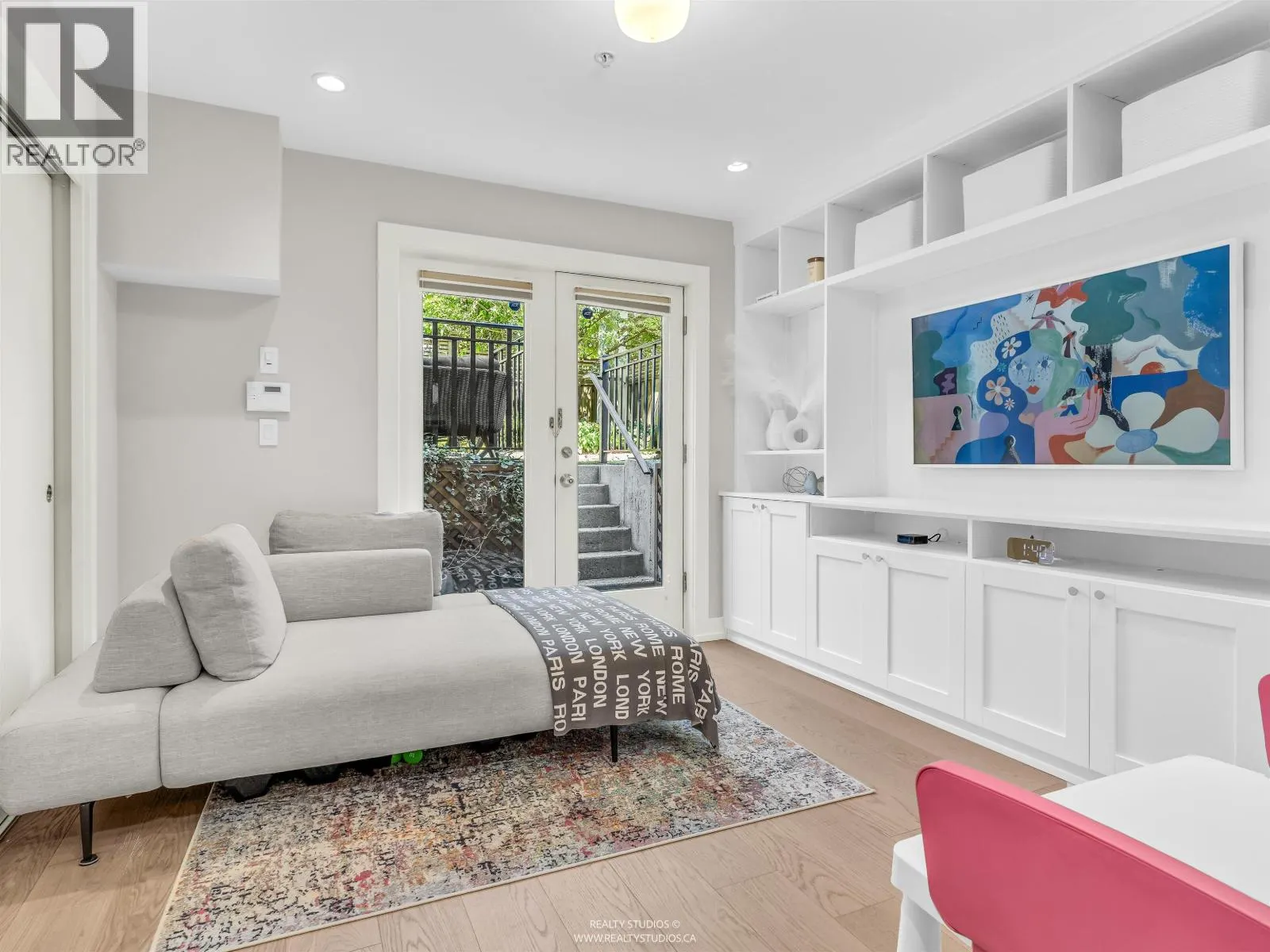 91 E 27TH AVENUE