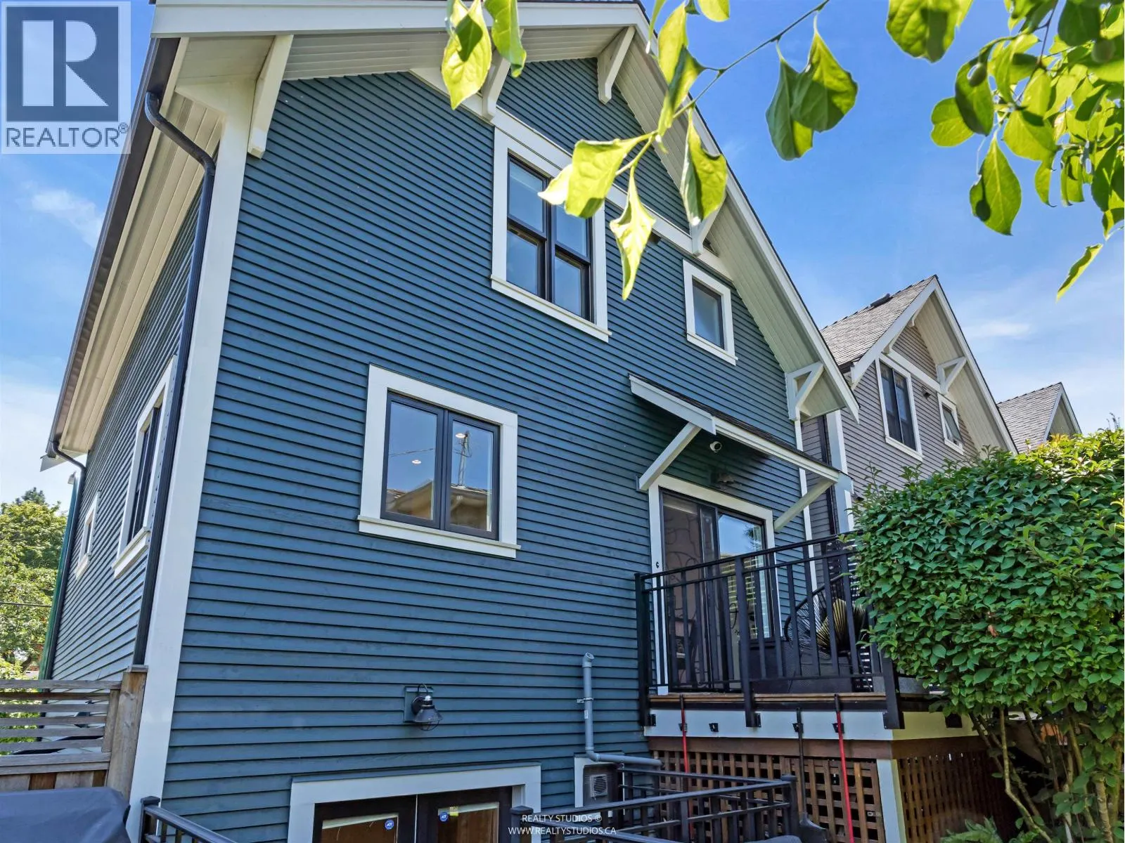 91 E 27TH AVENUE