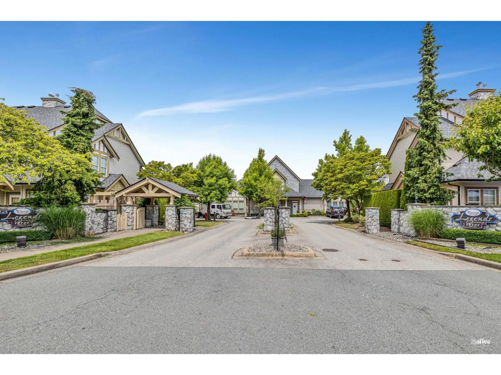 38 18707 65 AVENUE