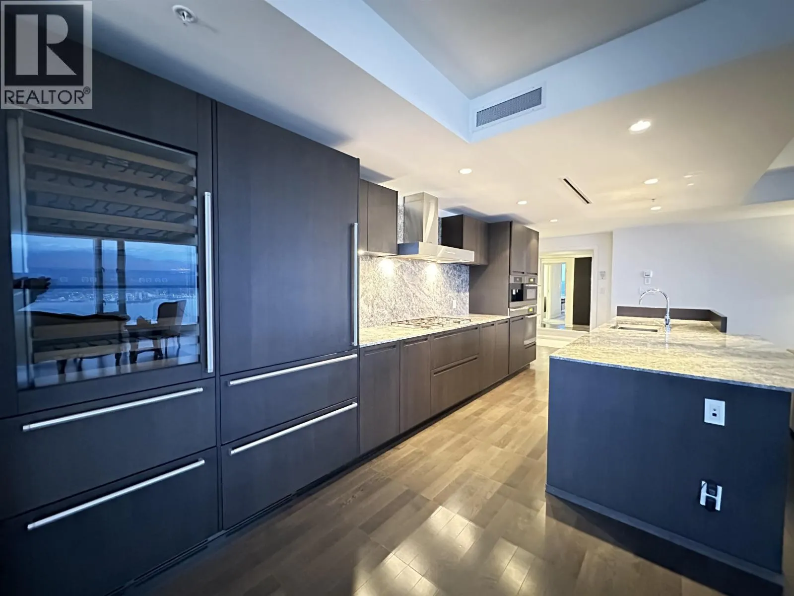 3301 1011 W CORDOVA STREET
