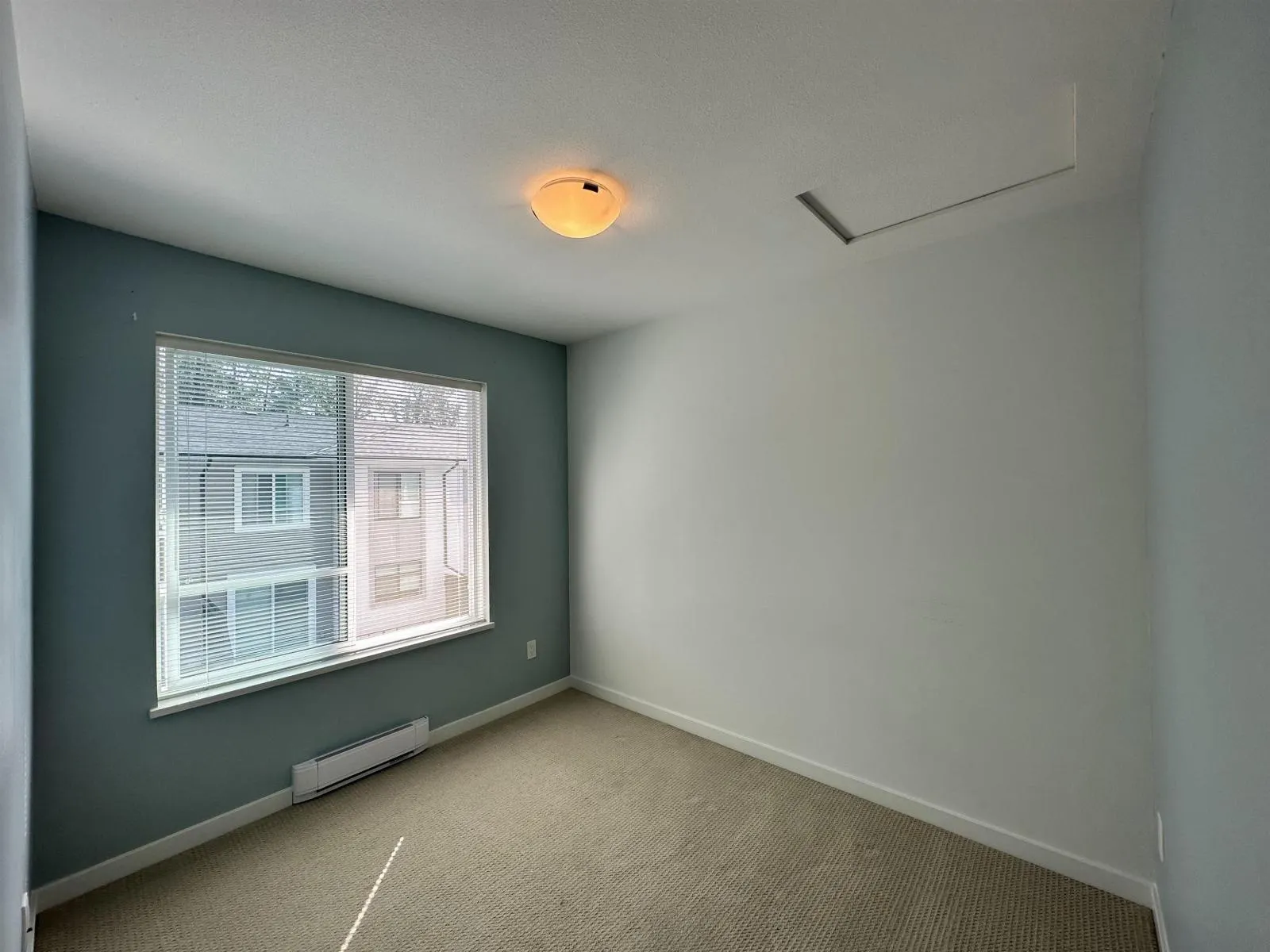 1604 18505 LAURENSEN PLACE
