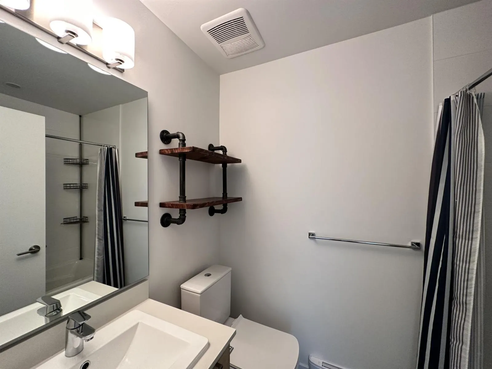 1604 18505 LAURENSEN PLACE