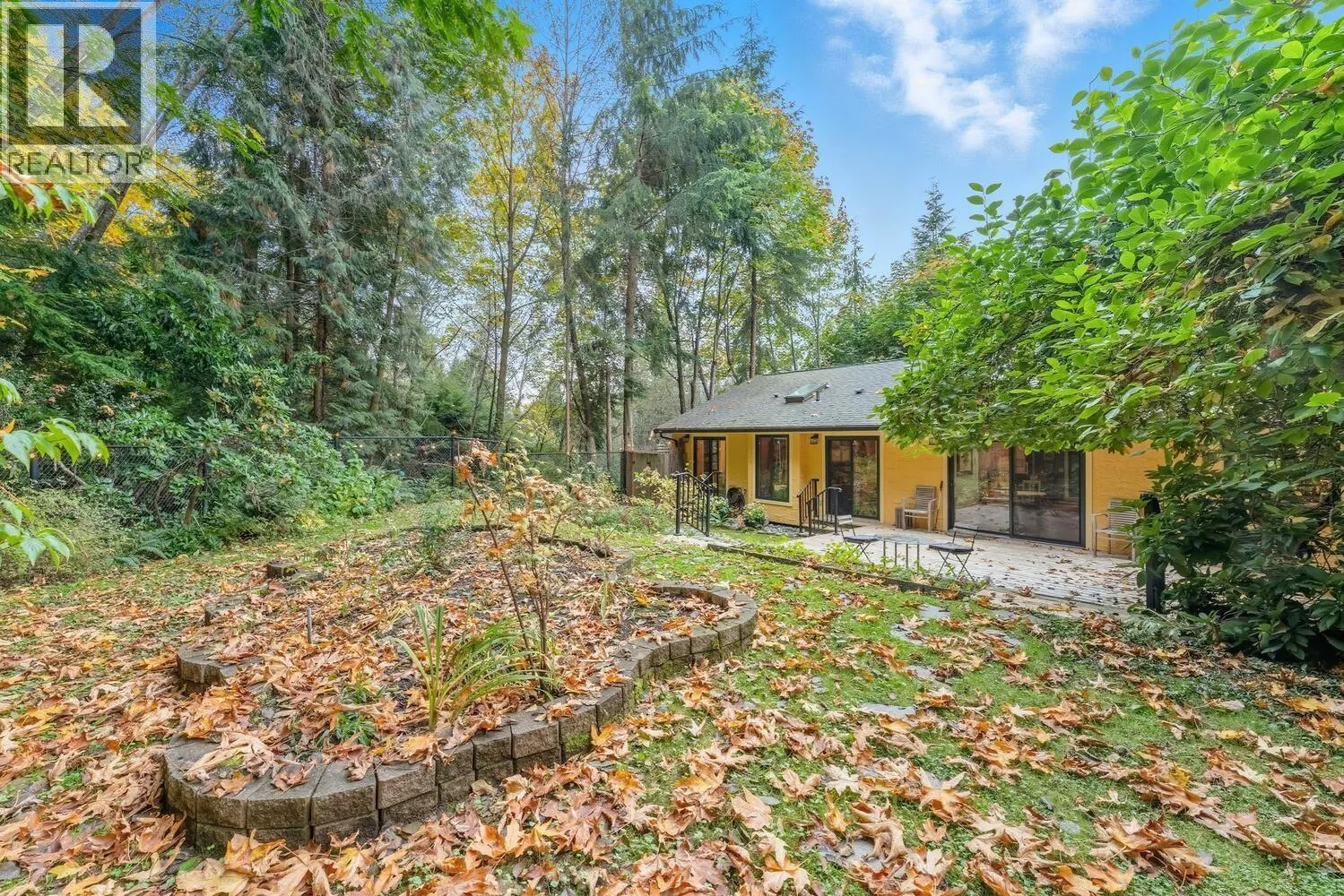 2336 TREETOP LANE