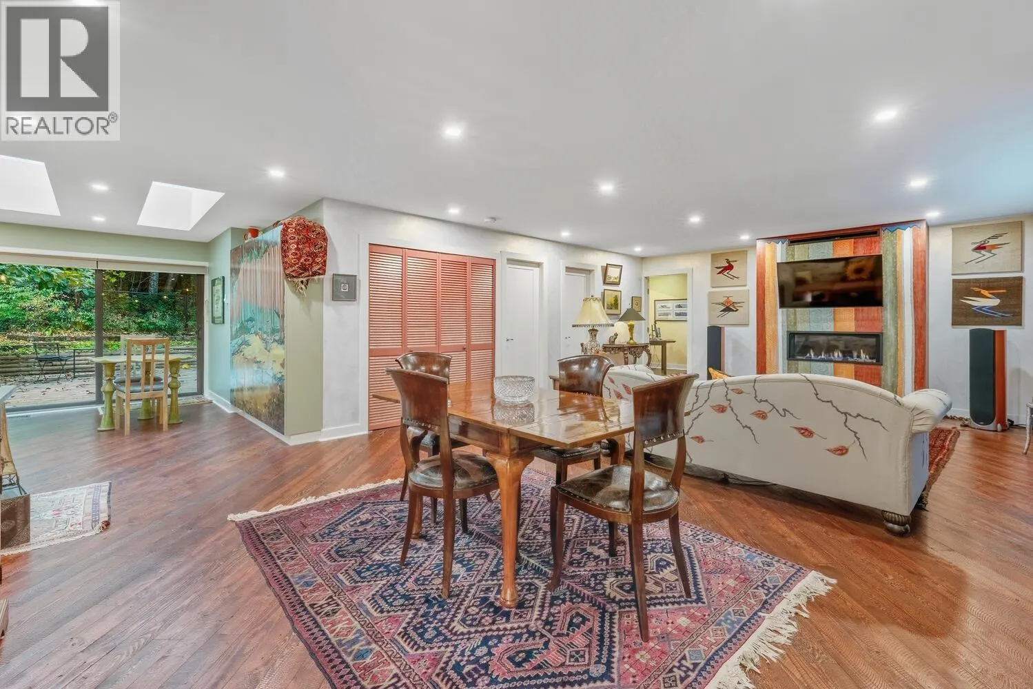 2336 TREETOP LANE