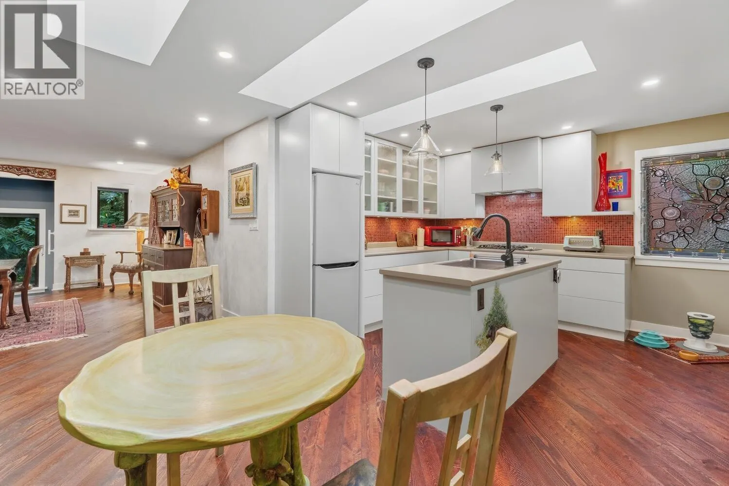 2336 TREETOP LANE