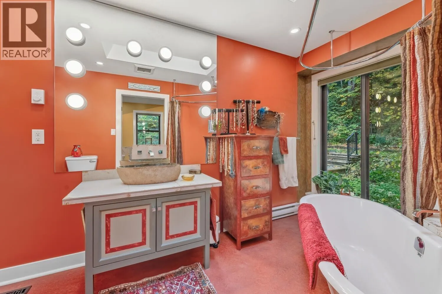 2336 TREETOP LANE