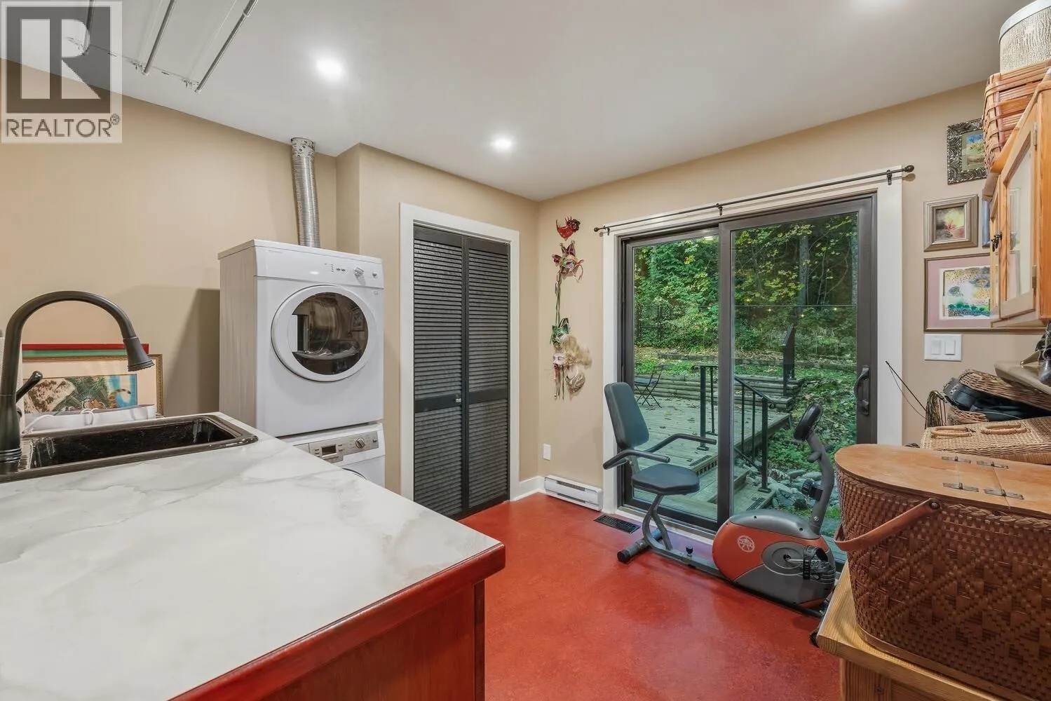 2336 TREETOP LANE