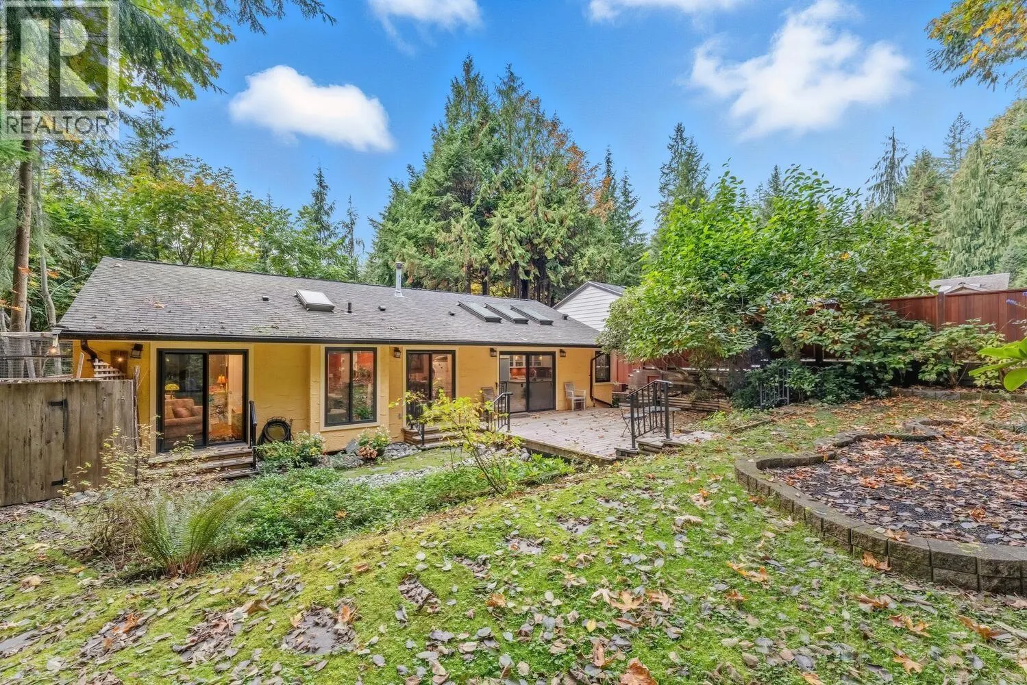 2336 TREETOP LANE
