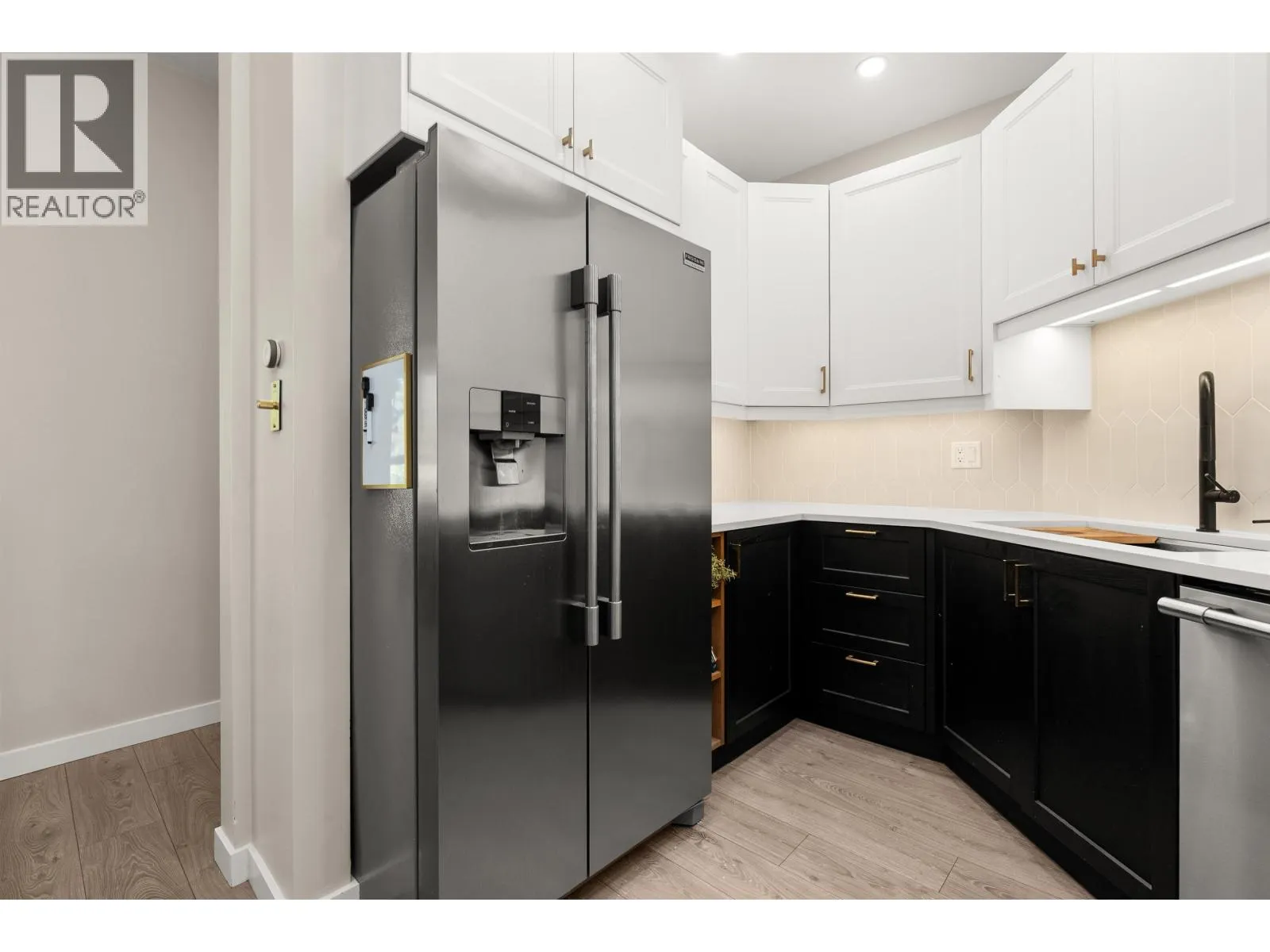 301 1150 QUAYSIDE DRIVE