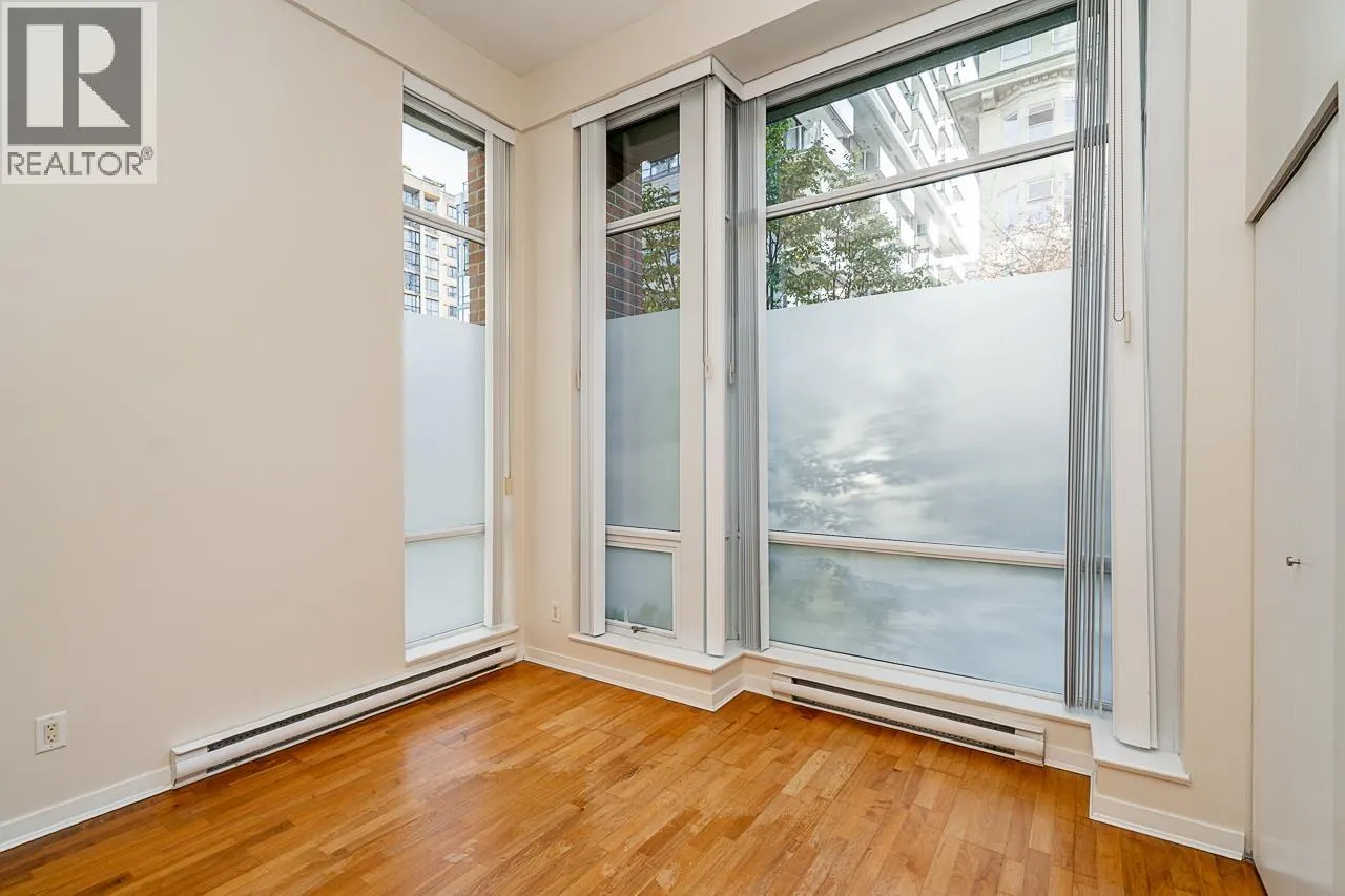 555 HELMCKEN STREET