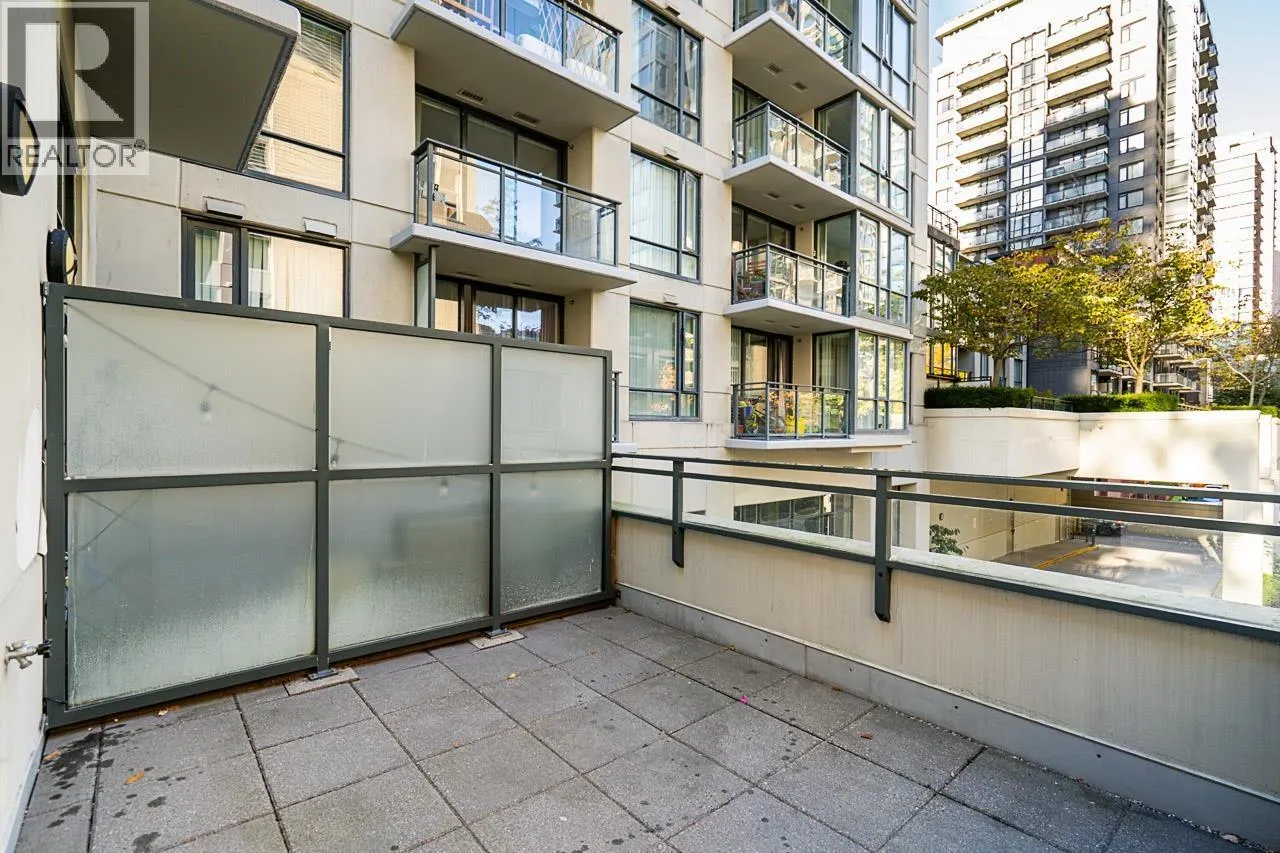 555 HELMCKEN STREET