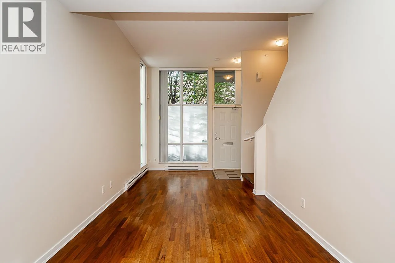 555 HELMCKEN STREET