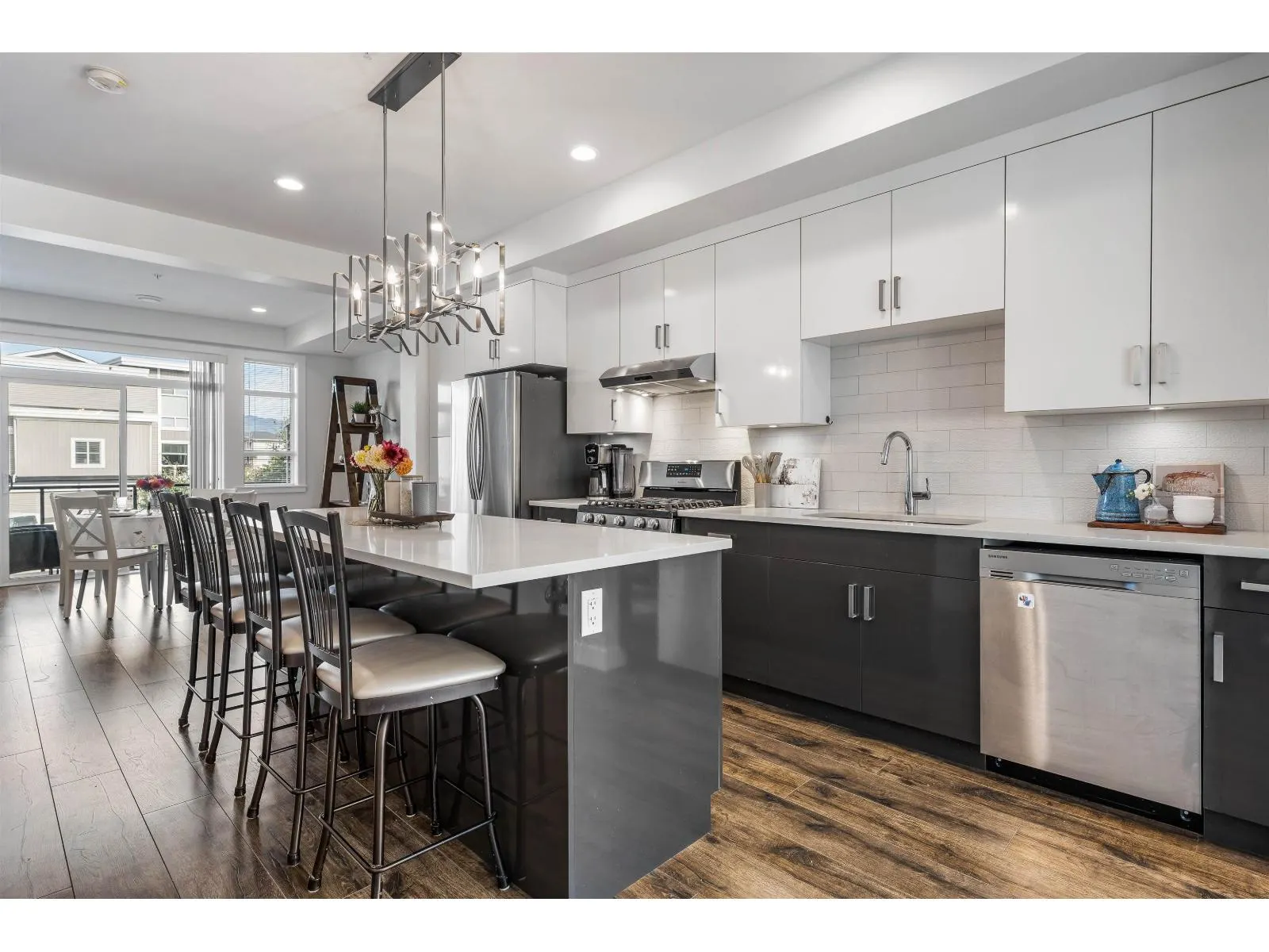 8 8413 MIDTOWN WAY|Chilliwack Proper South