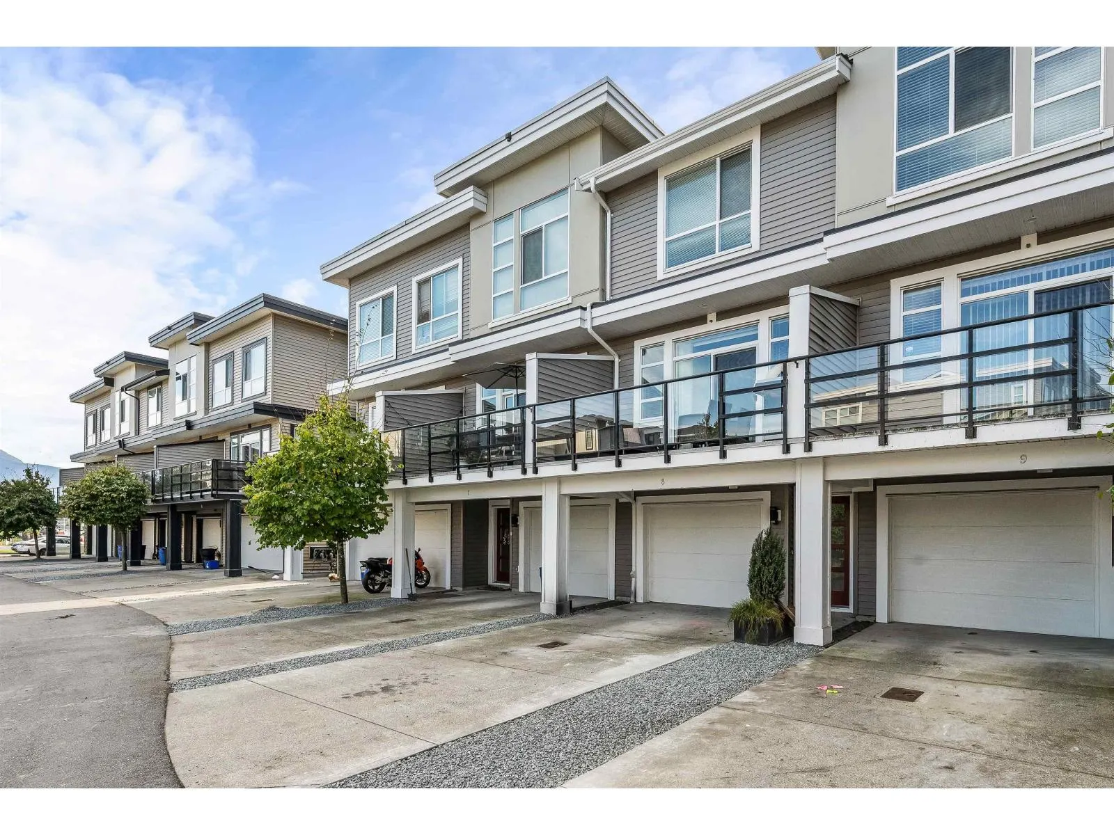 8 8413 MIDTOWN WAY|Chilliwack Proper South