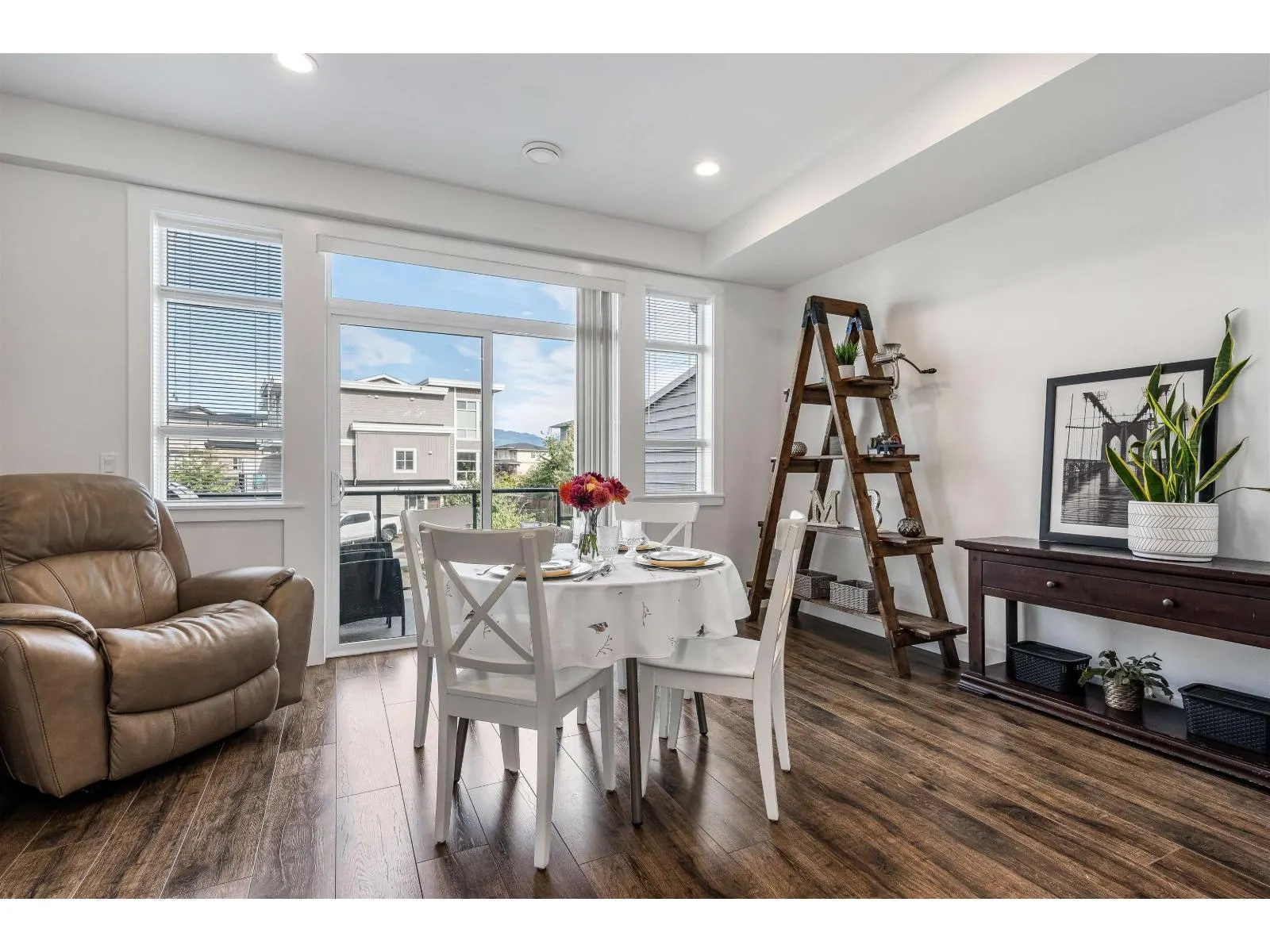 8 8413 MIDTOWN WAY|Chilliwack Proper South
