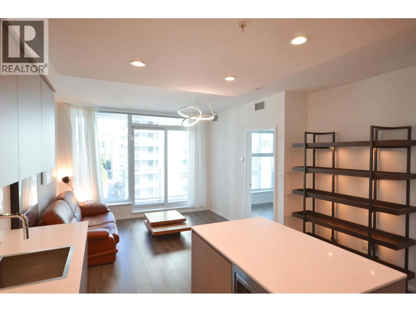 1403 3833 EVERGREEN PLACE
