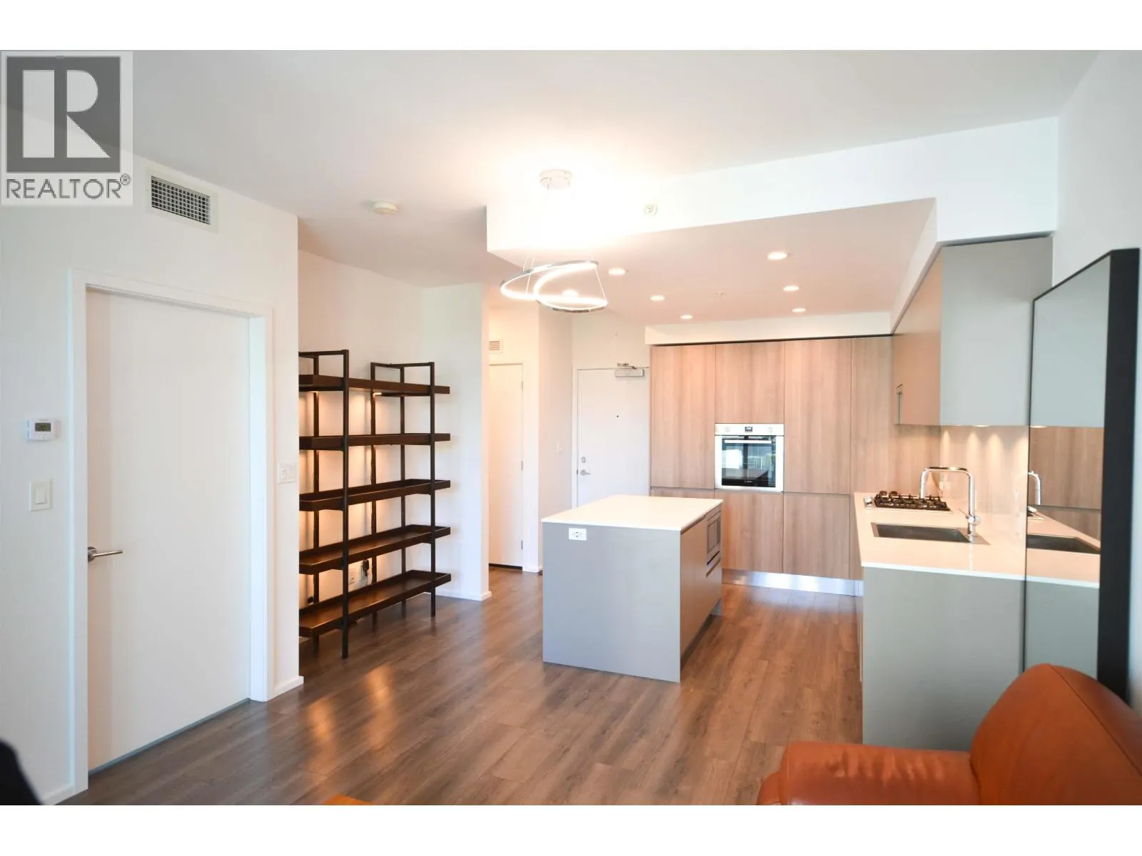 1403 3833 EVERGREEN PLACE