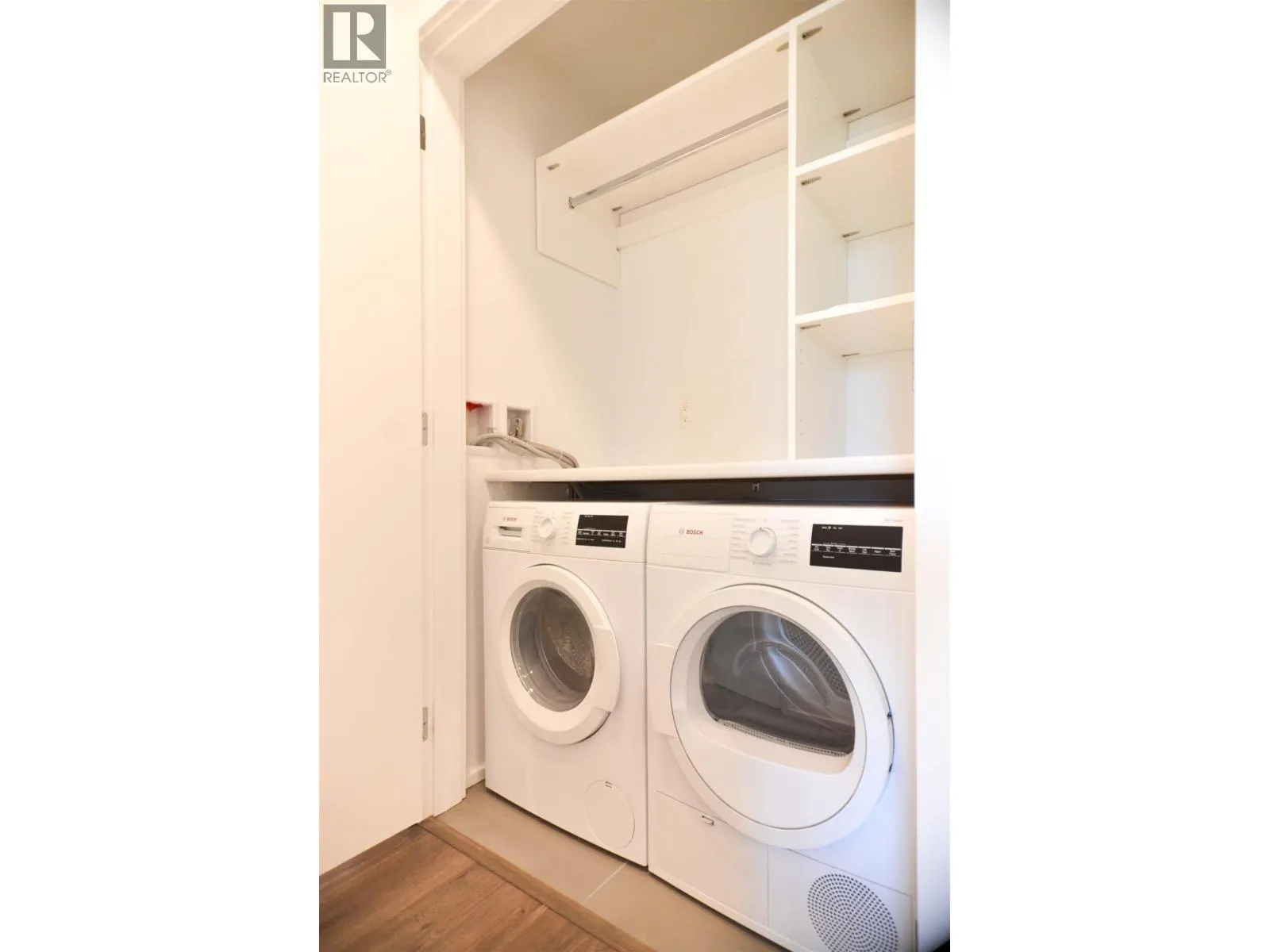 1403 3833 EVERGREEN PLACE