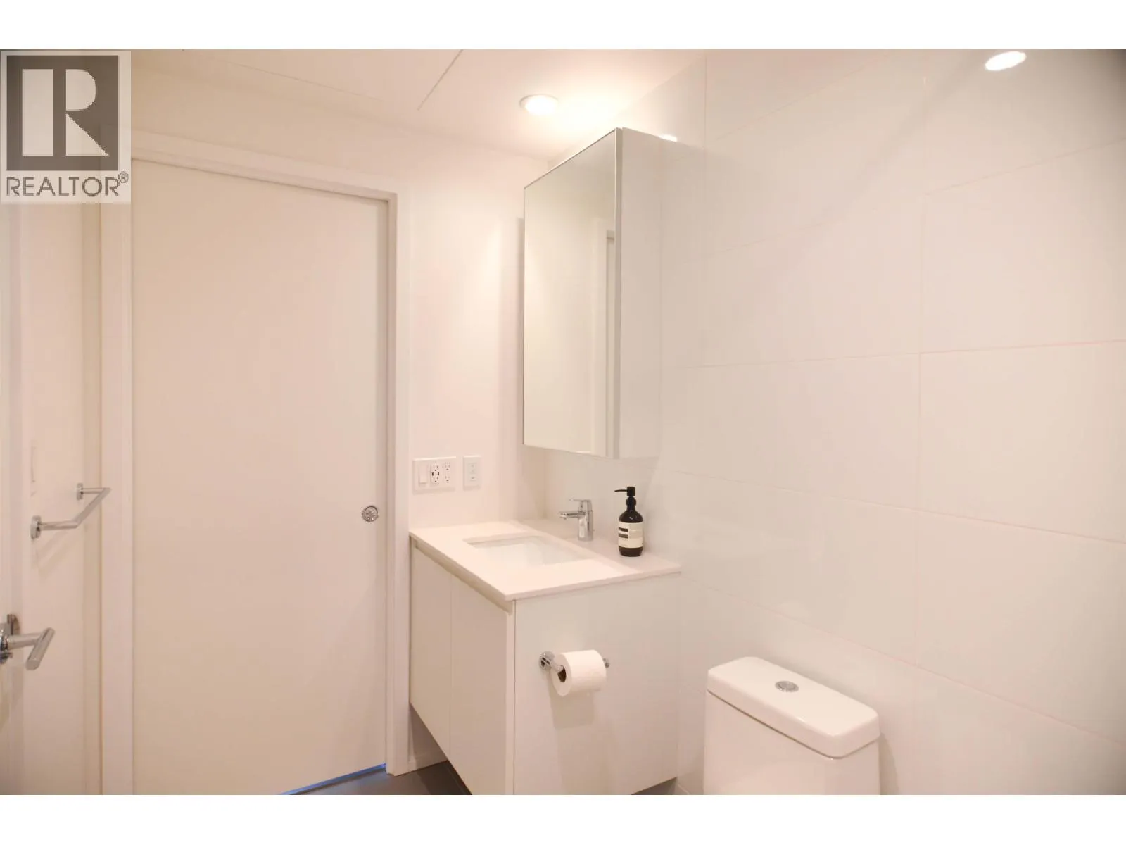1403 3833 EVERGREEN PLACE