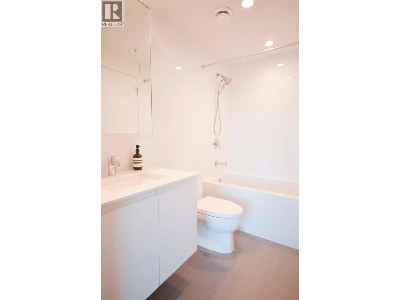 1403 3833 EVERGREEN PLACE
