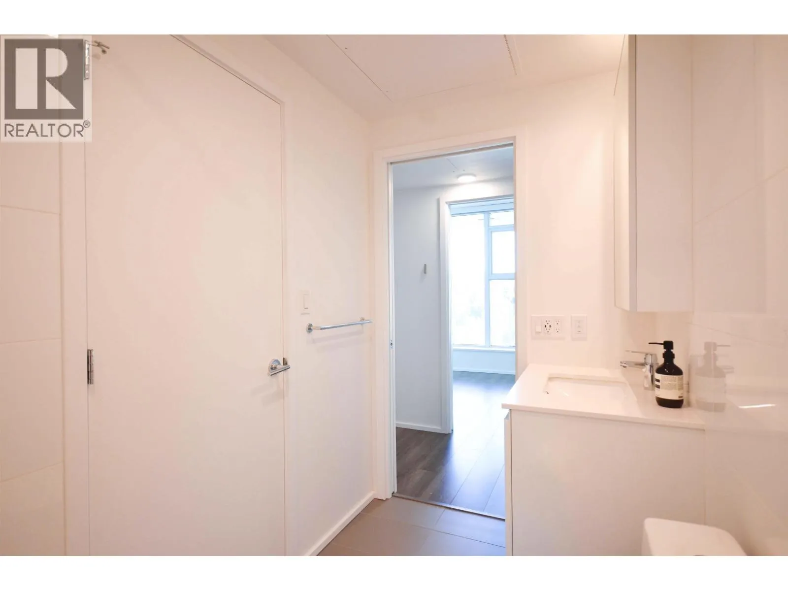 1403 3833 EVERGREEN PLACE