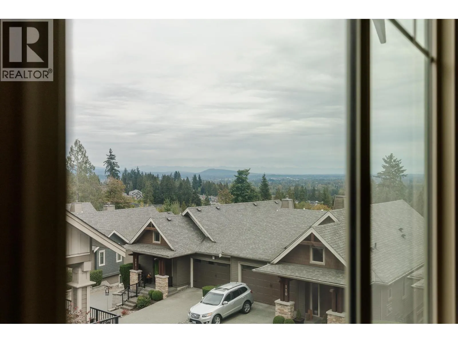 102 3458 BURKE VILLAGE PROMENADE