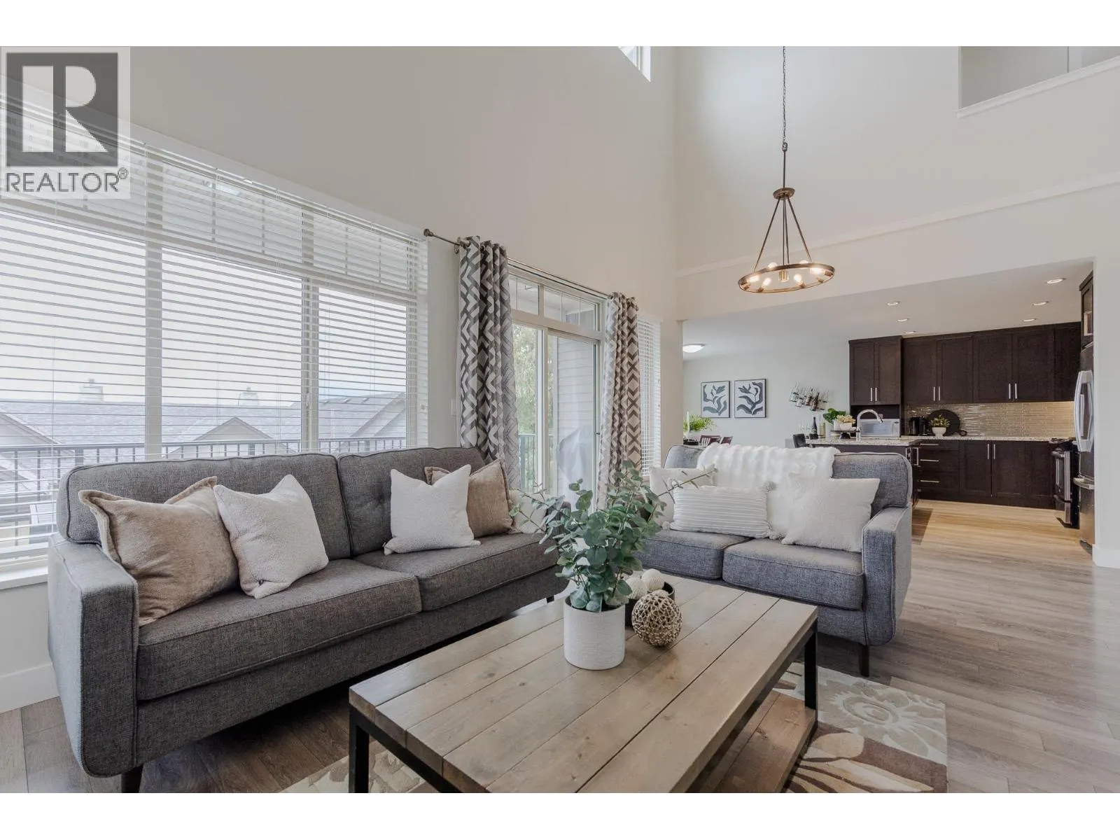 102 3458 BURKE VILLAGE PROMENADE