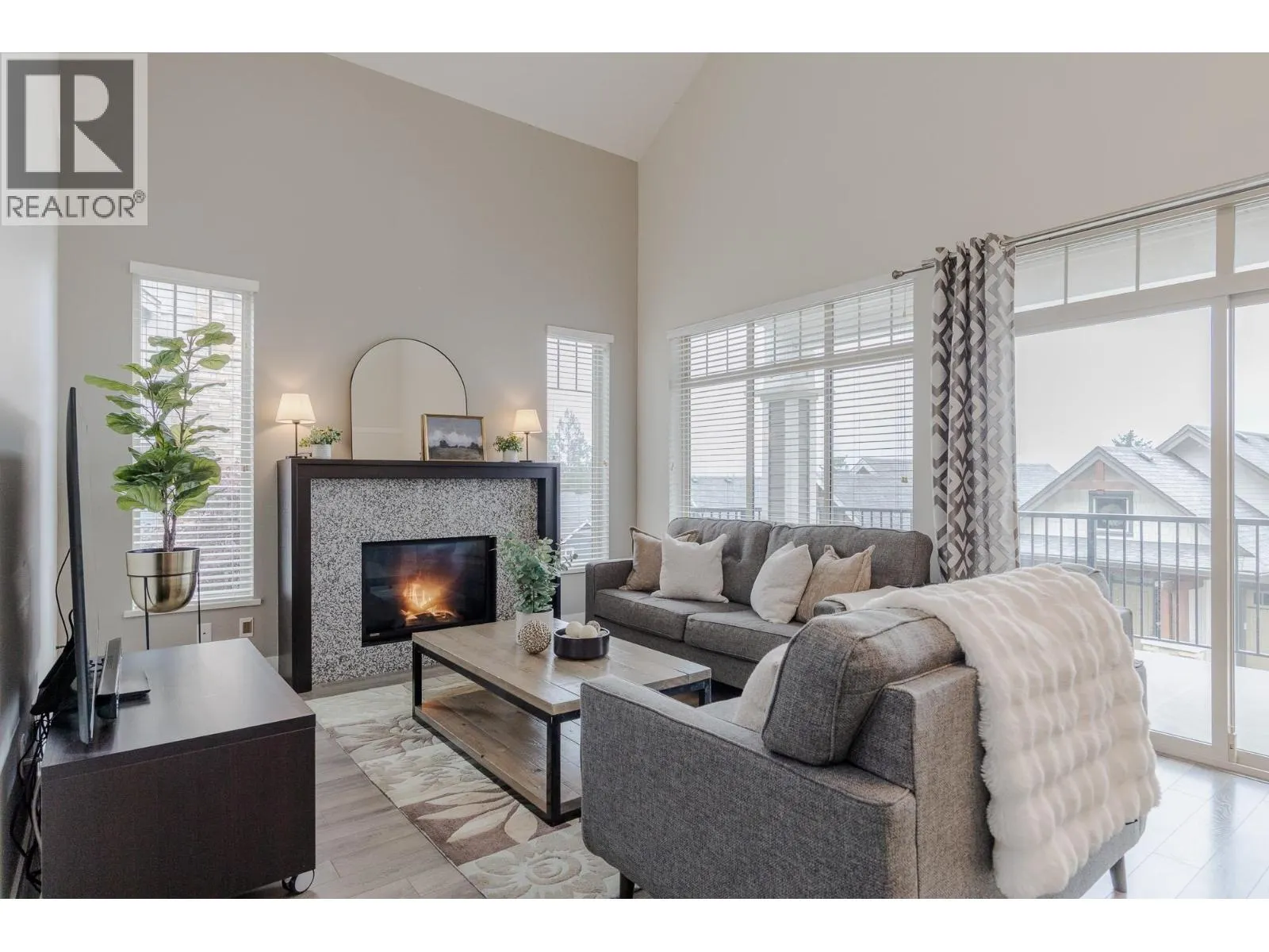 102 3458 BURKE VILLAGE PROMENADE