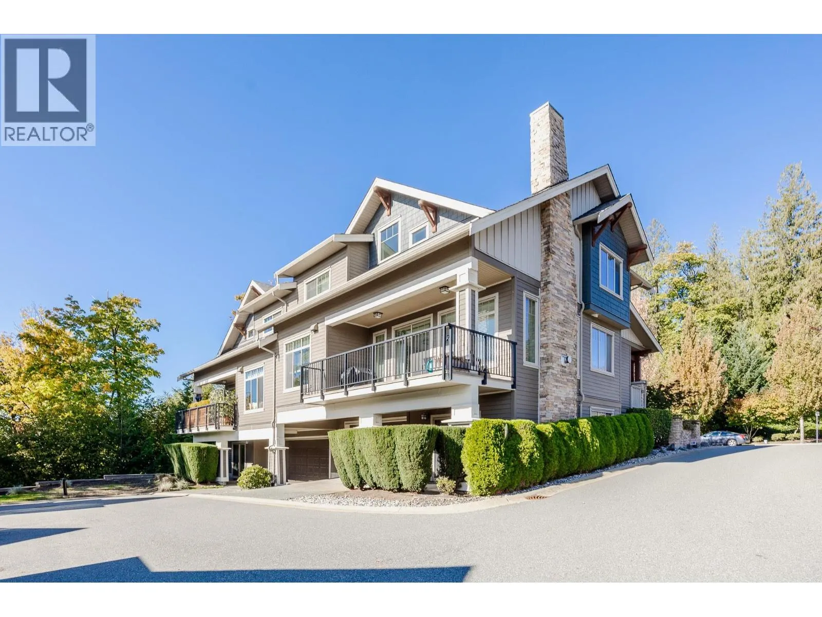 102 3458 BURKE VILLAGE PROMENADE