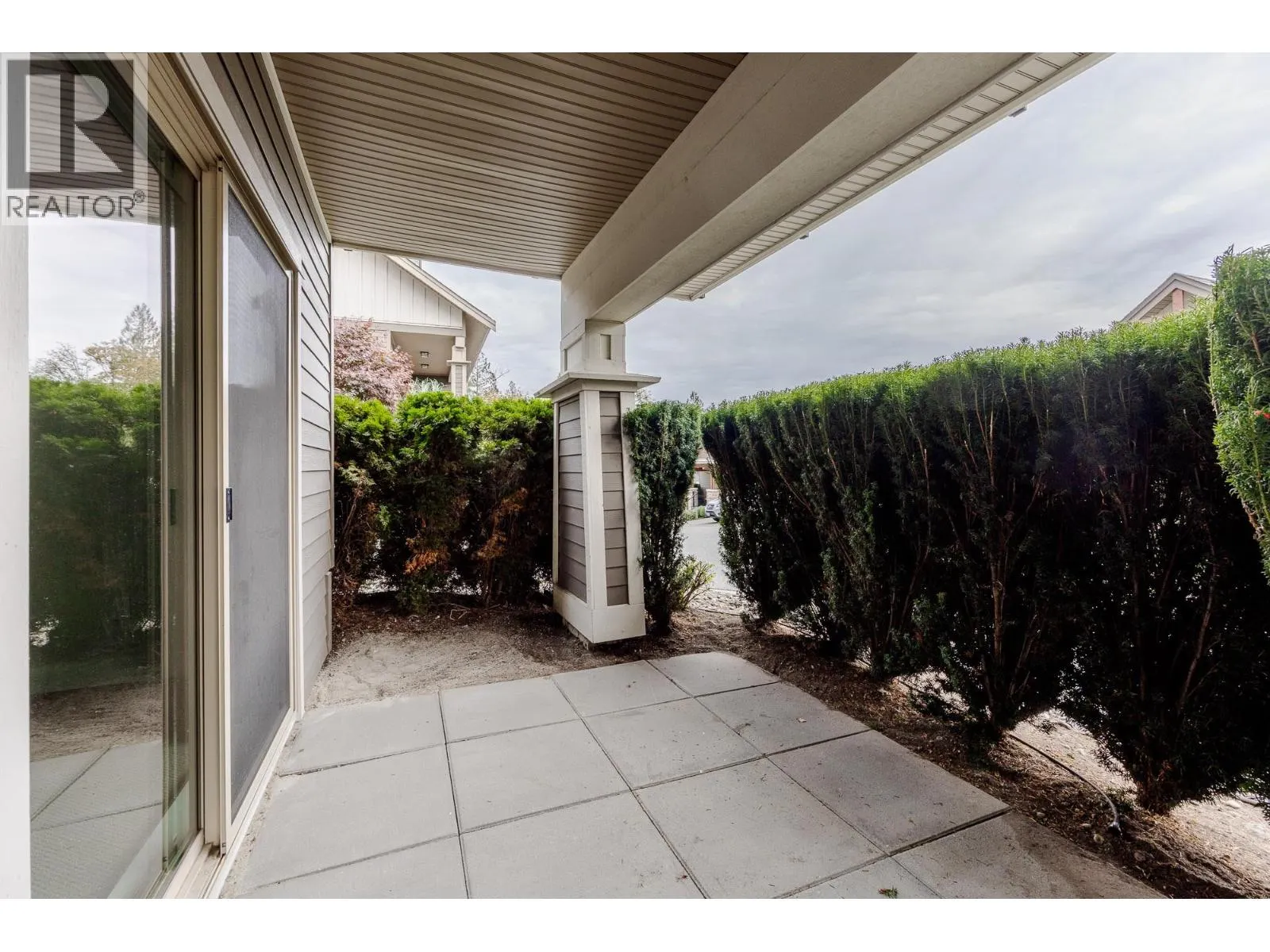 102 3458 BURKE VILLAGE PROMENADE