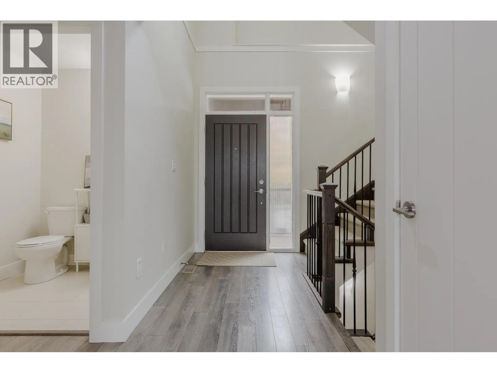 102 3458 BURKE VILLAGE PROMENADE