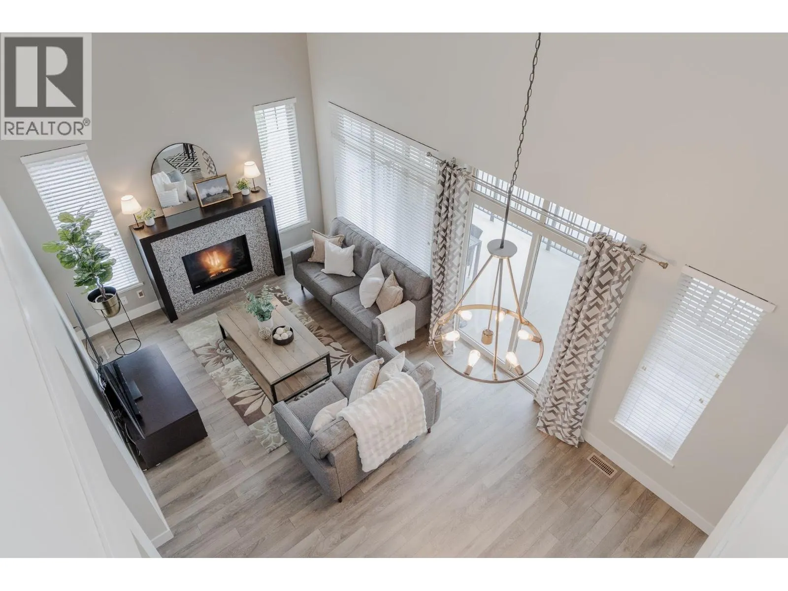 102 3458 BURKE VILLAGE PROMENADE
