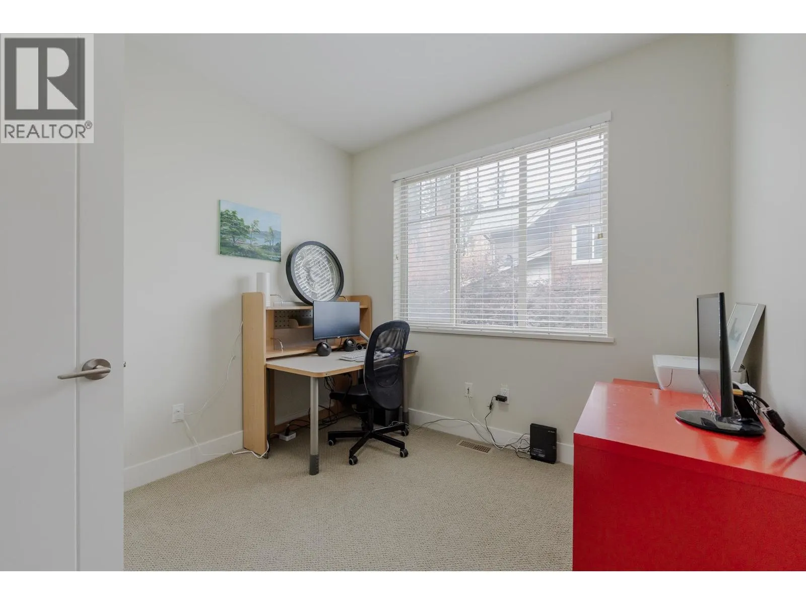102 3458 BURKE VILLAGE PROMENADE