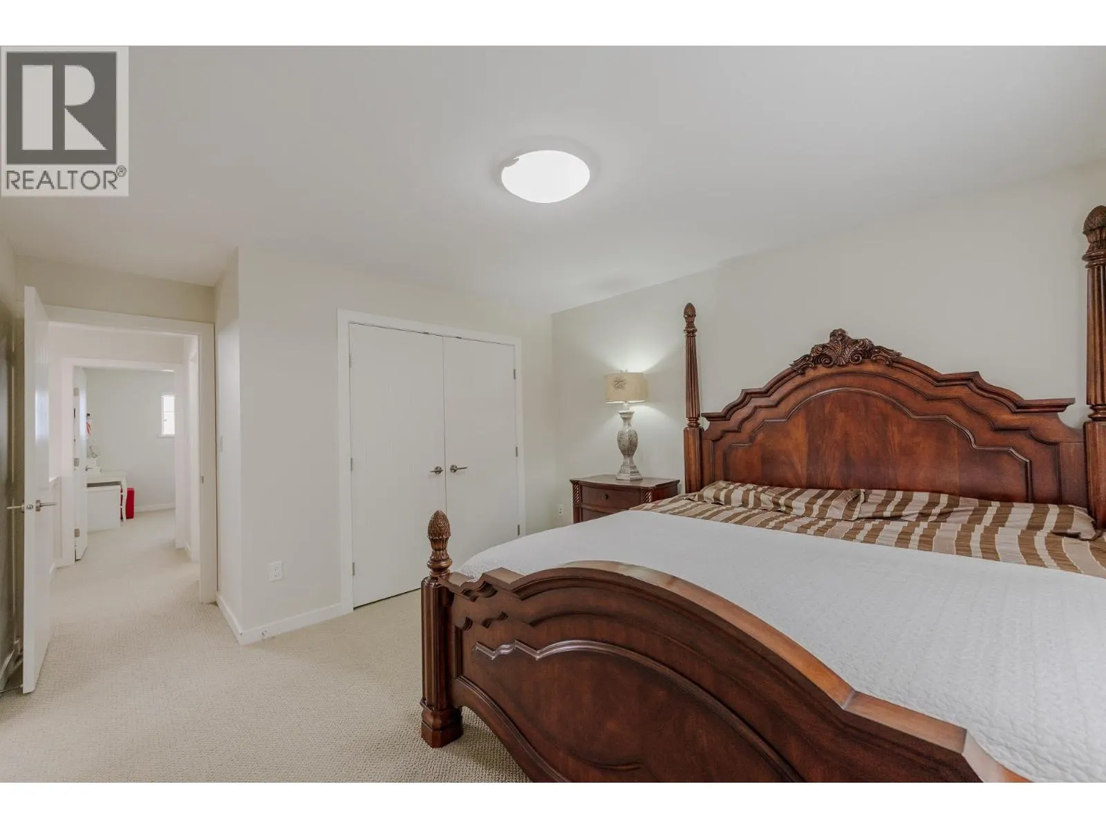 102 3458 BURKE VILLAGE PROMENADE