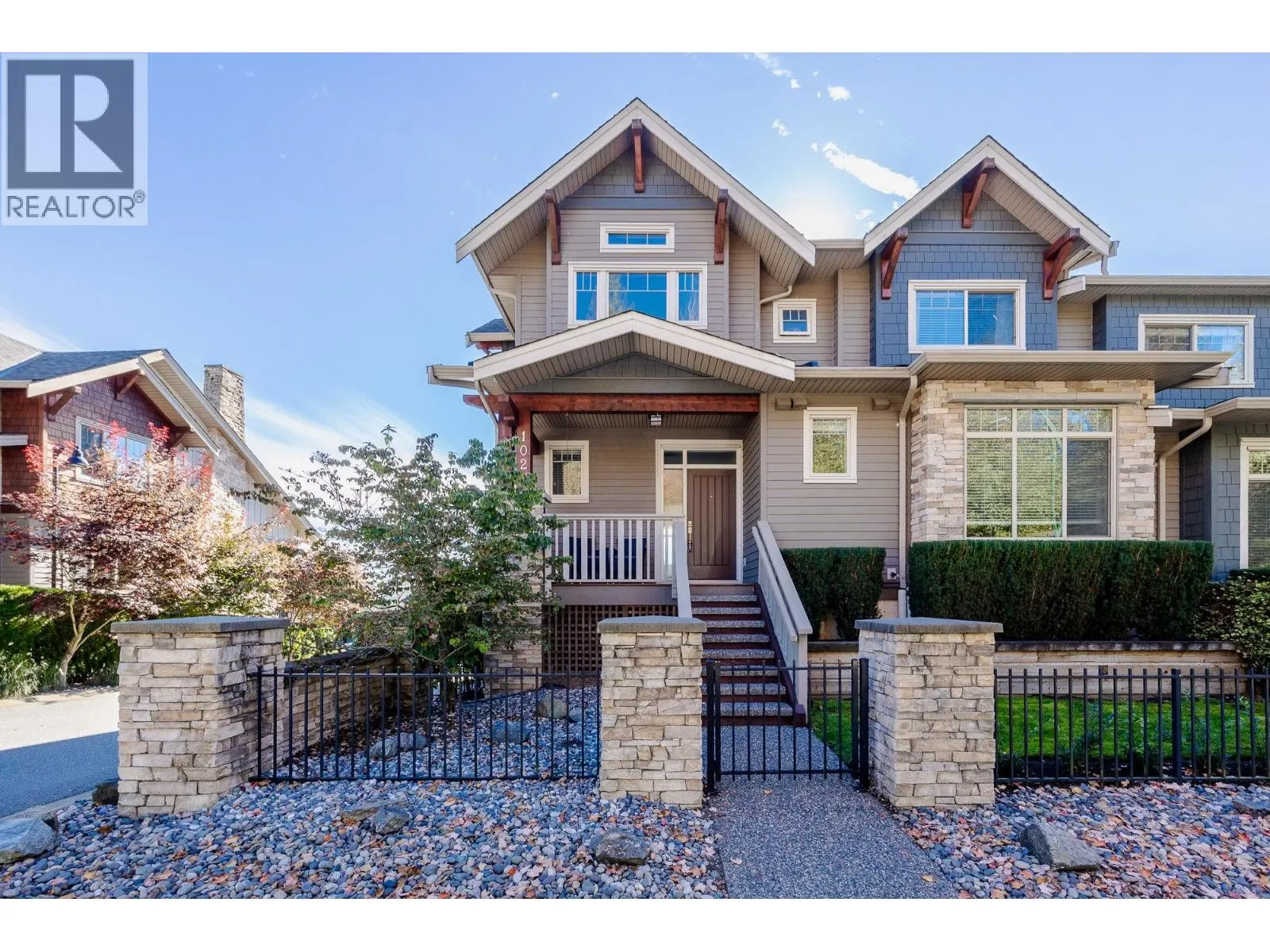 102 3458 BURKE VILLAGE PROMENADE