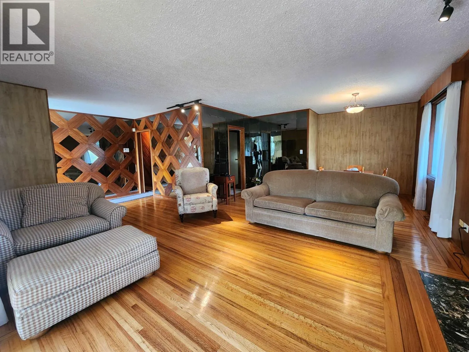 1591 CEDAR STREET