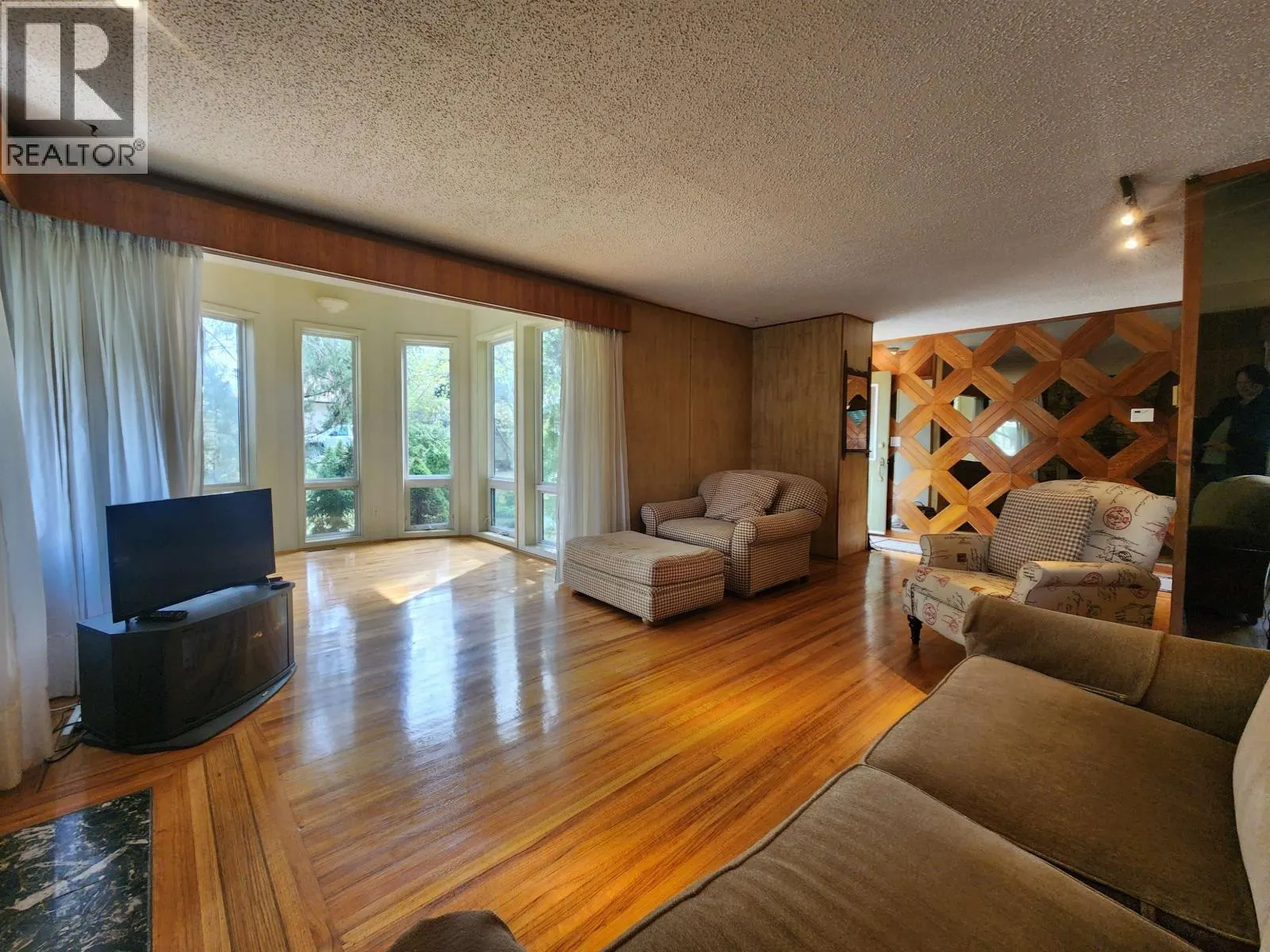 1591 CEDAR STREET