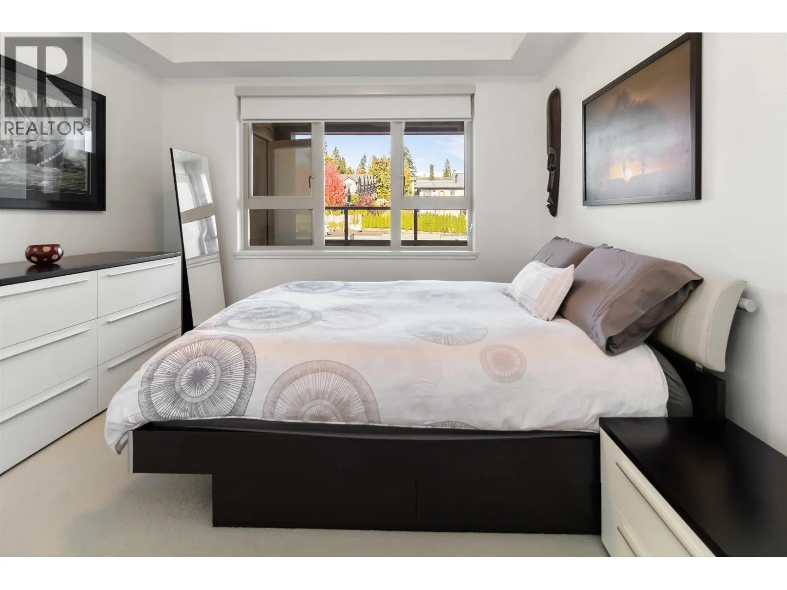 303 5688 HASTINGS STREET