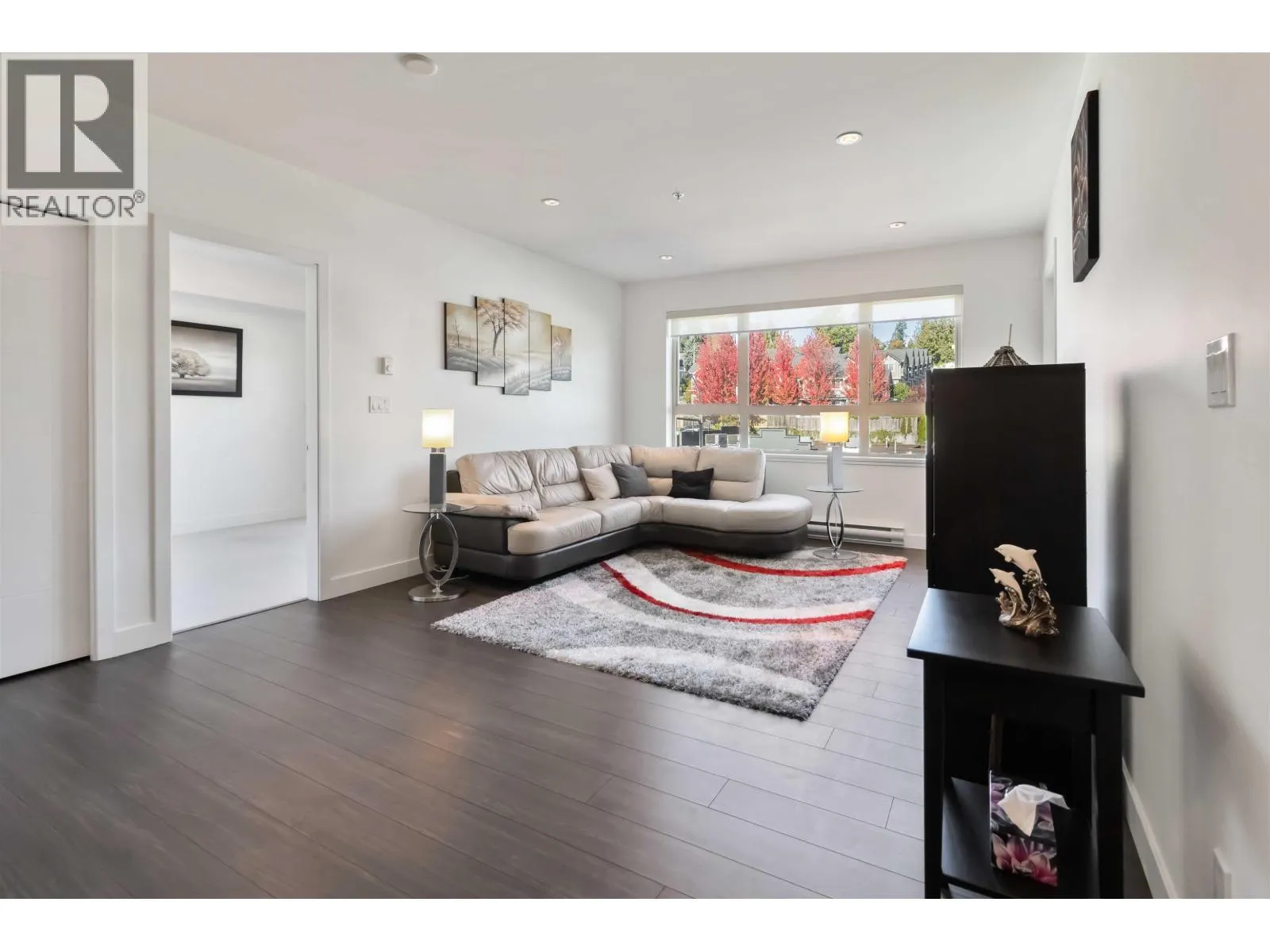 303 5688 HASTINGS STREET