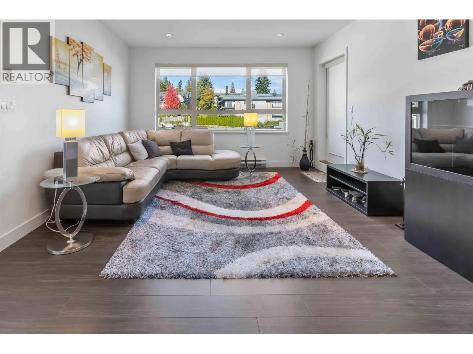 303 5688 HASTINGS STREET