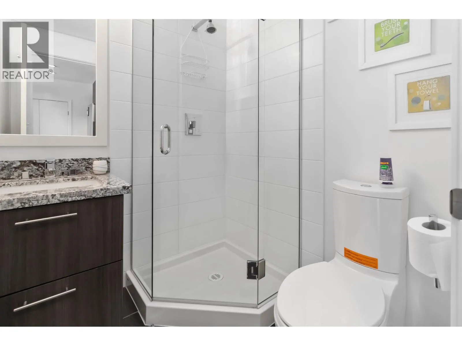 303 5688 HASTINGS STREET