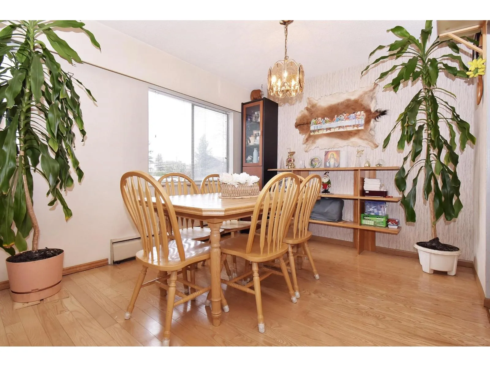 281C 8635 120 STREET