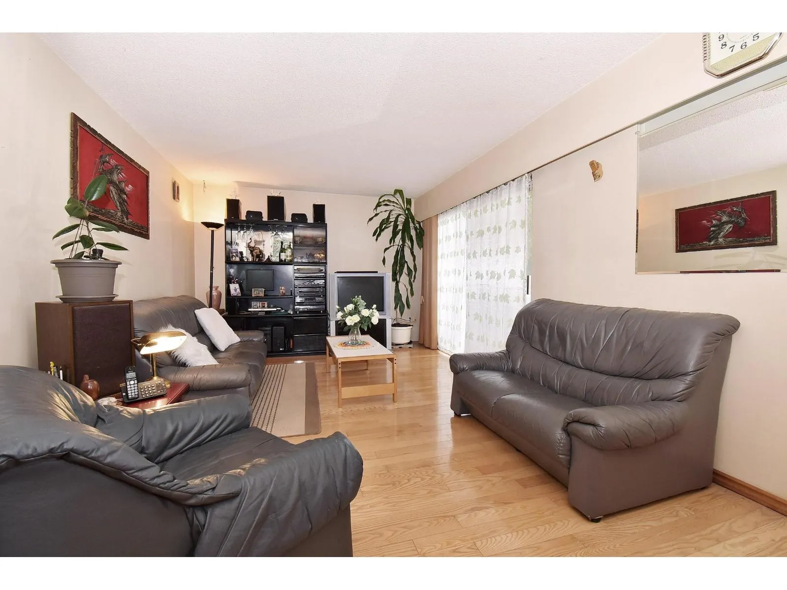 281C 8635 120 STREET