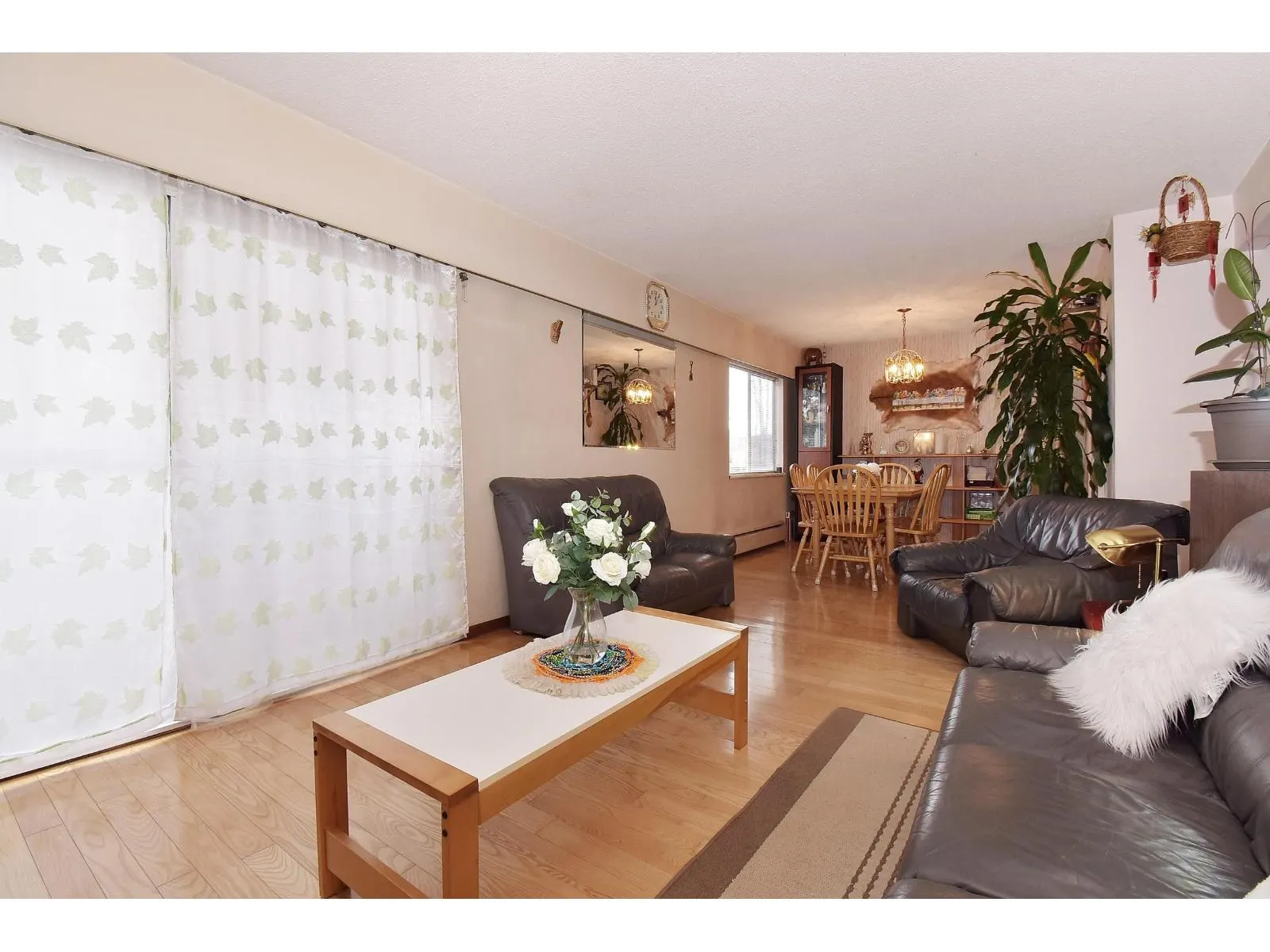 281C 8635 120 STREET