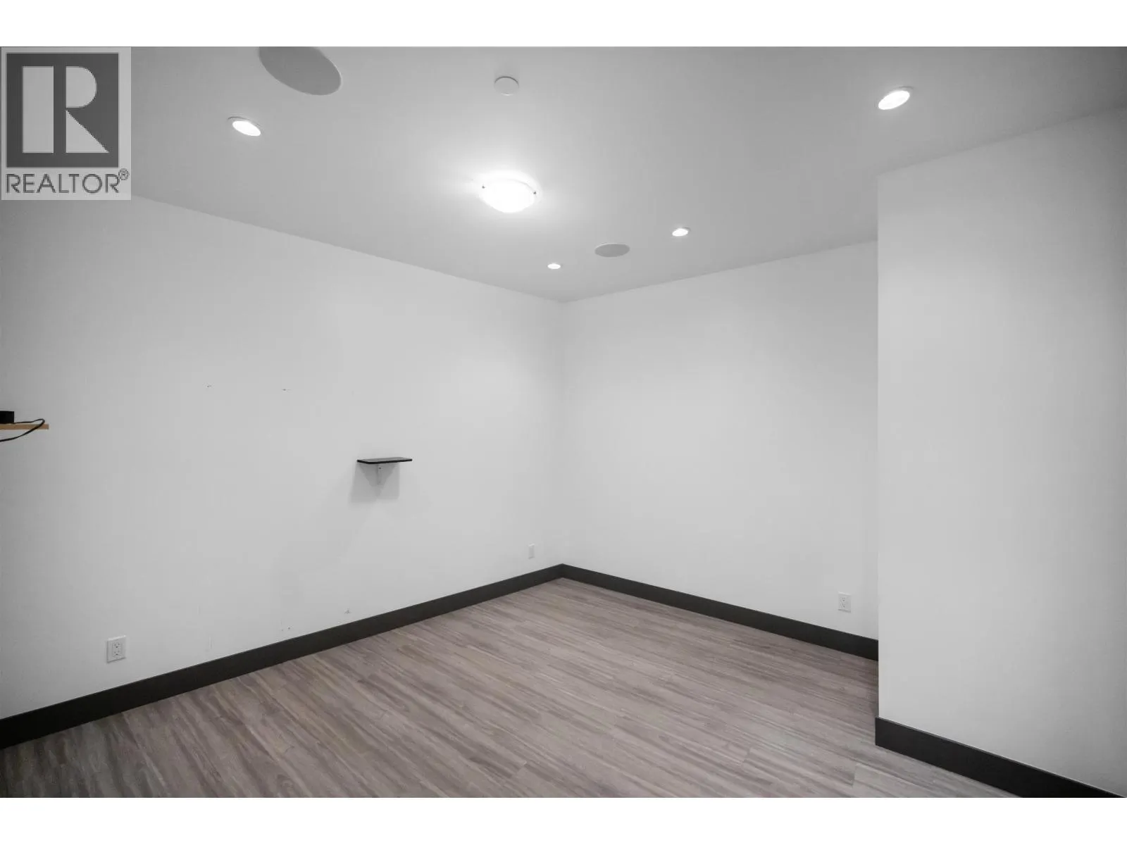 7493 GATINEAU PLACE