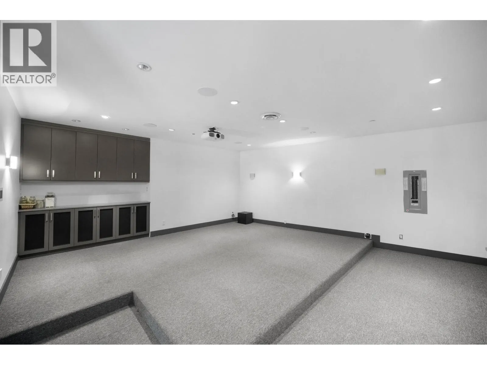 7493 GATINEAU PLACE