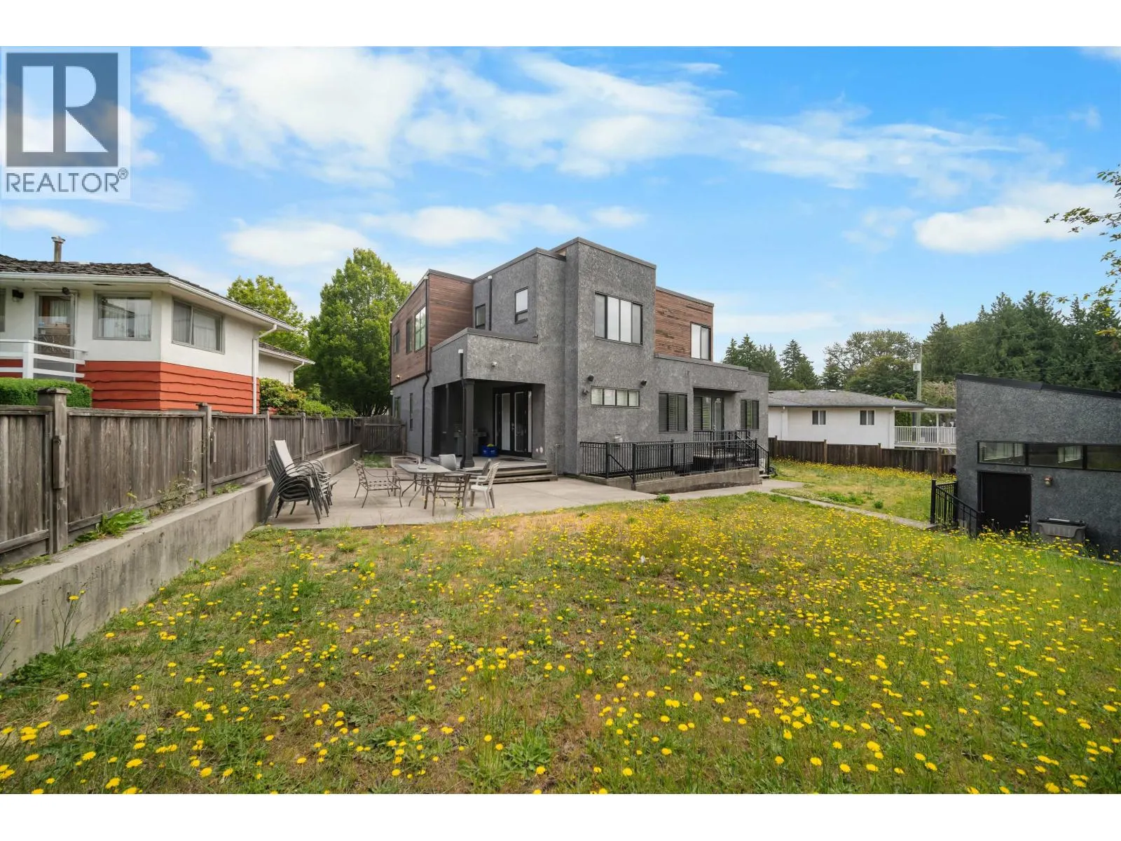 7493 GATINEAU PLACE