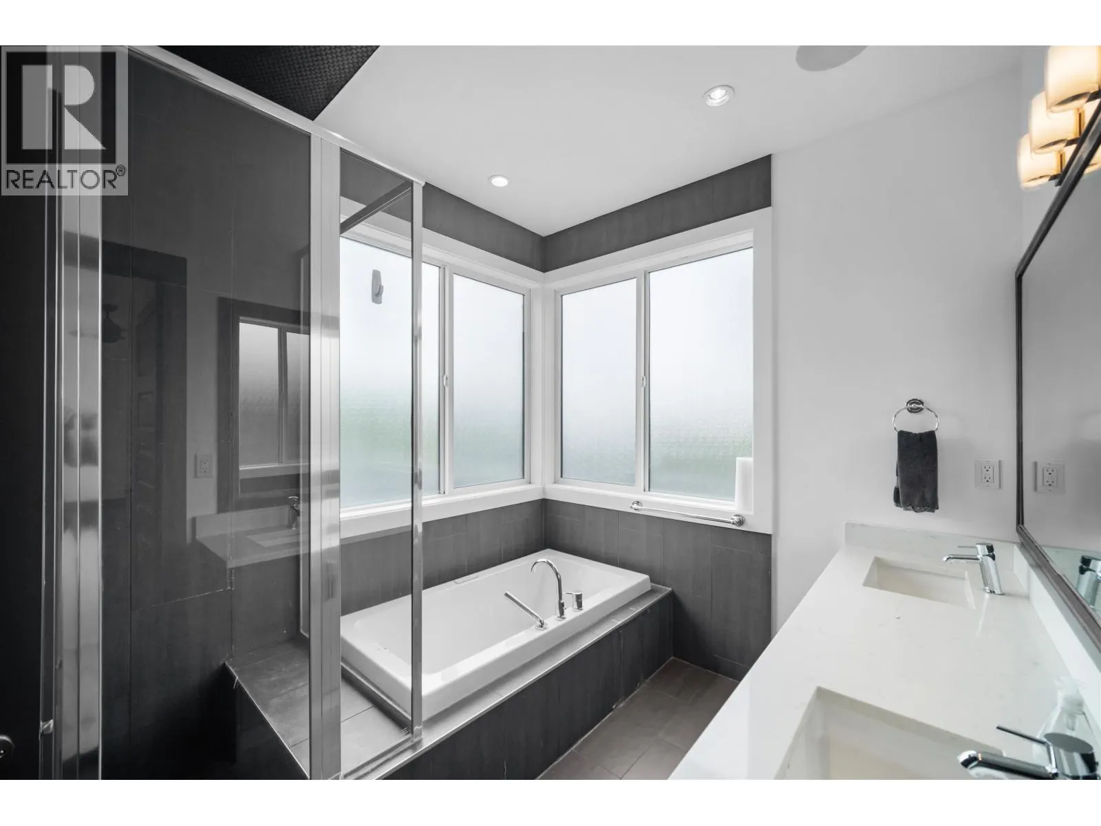 7493 GATINEAU PLACE