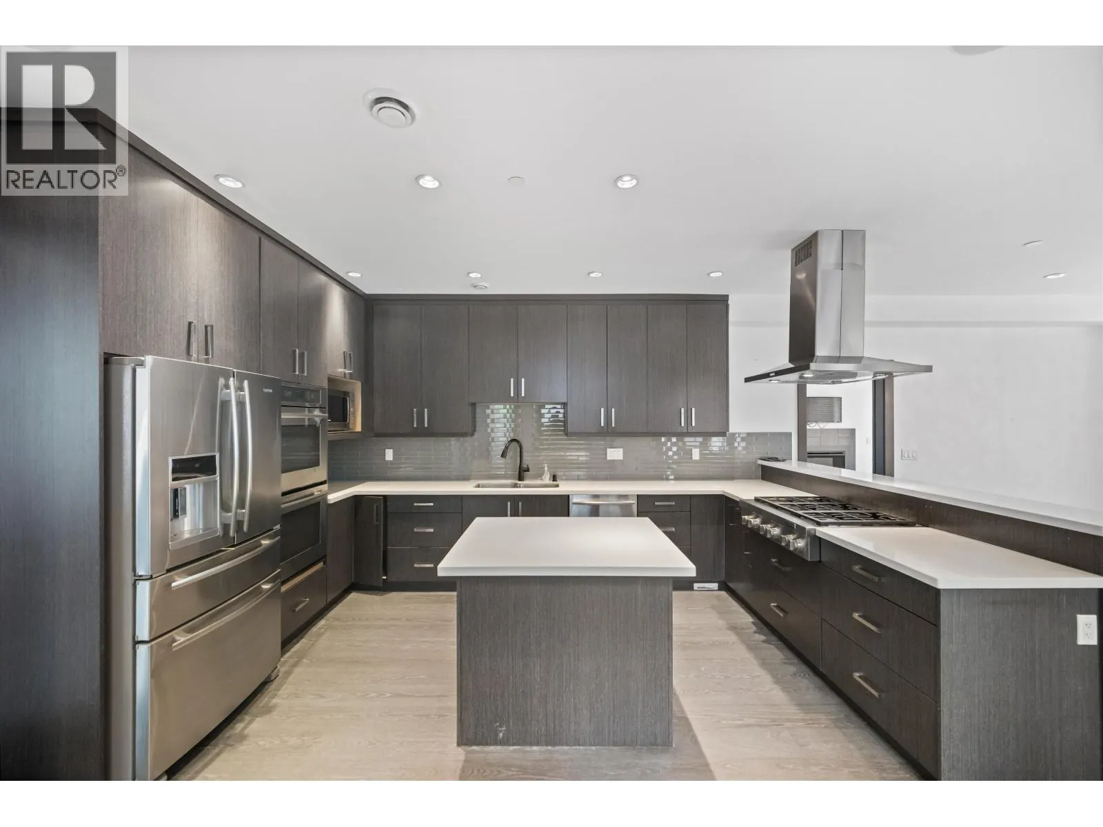 7493 GATINEAU PLACE