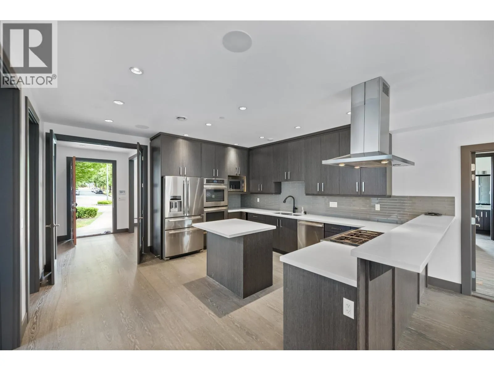 7493 GATINEAU PLACE